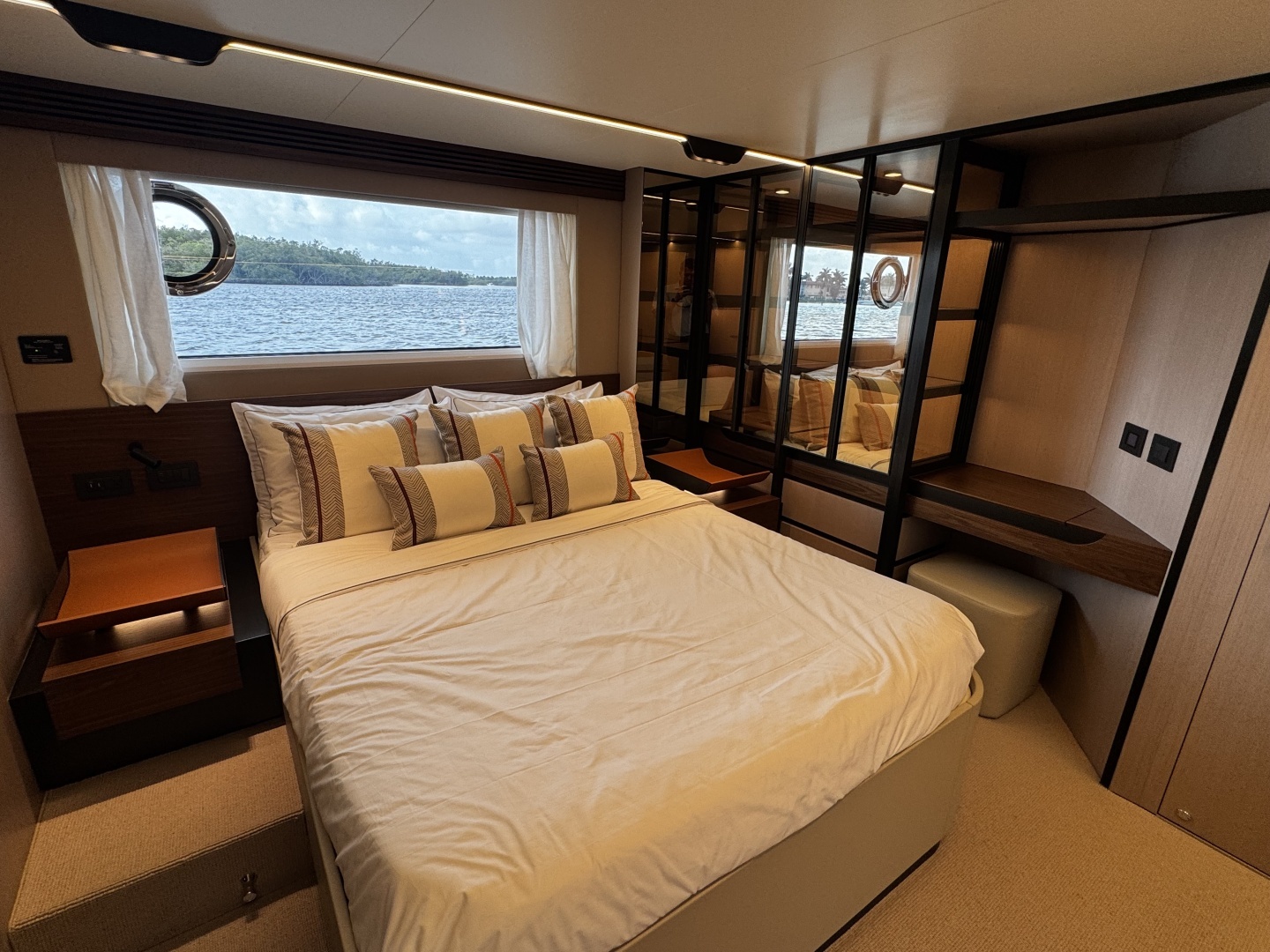 2026 Azimut S7 - Image 29