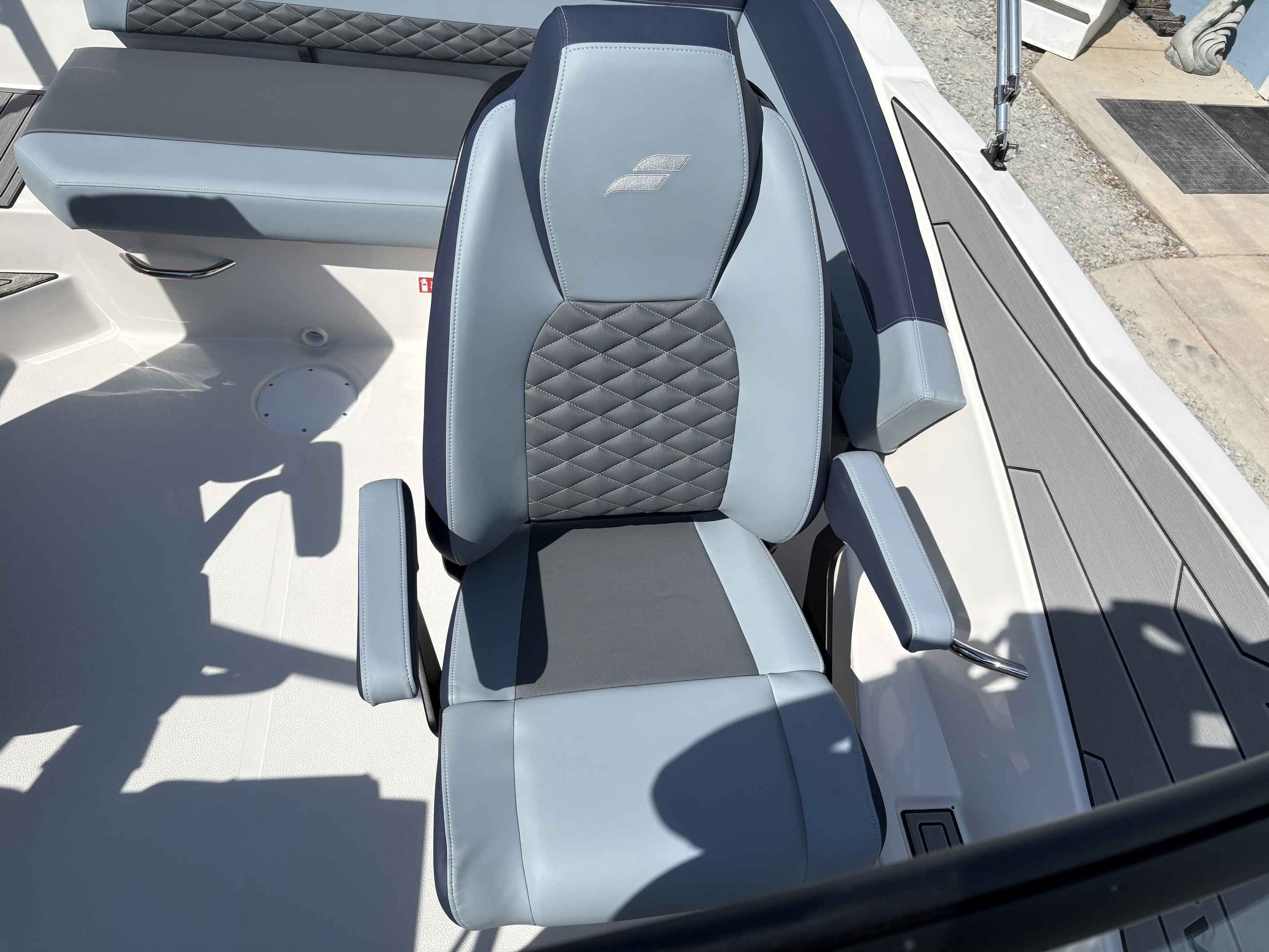 2026 Starcraft SVX 210 OB - 12