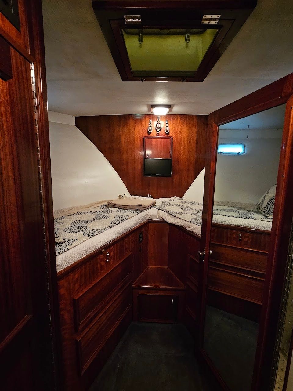 1975 Hatteras 58 Long Range Cruiser - 45