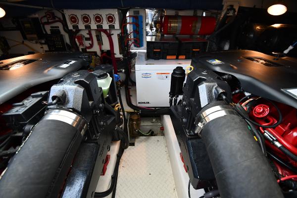 2010 Cruisers Yachts 390 Sports Coupe - 78