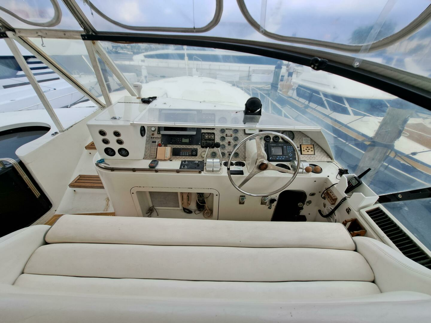 1984 Infiniti Express - Image 28