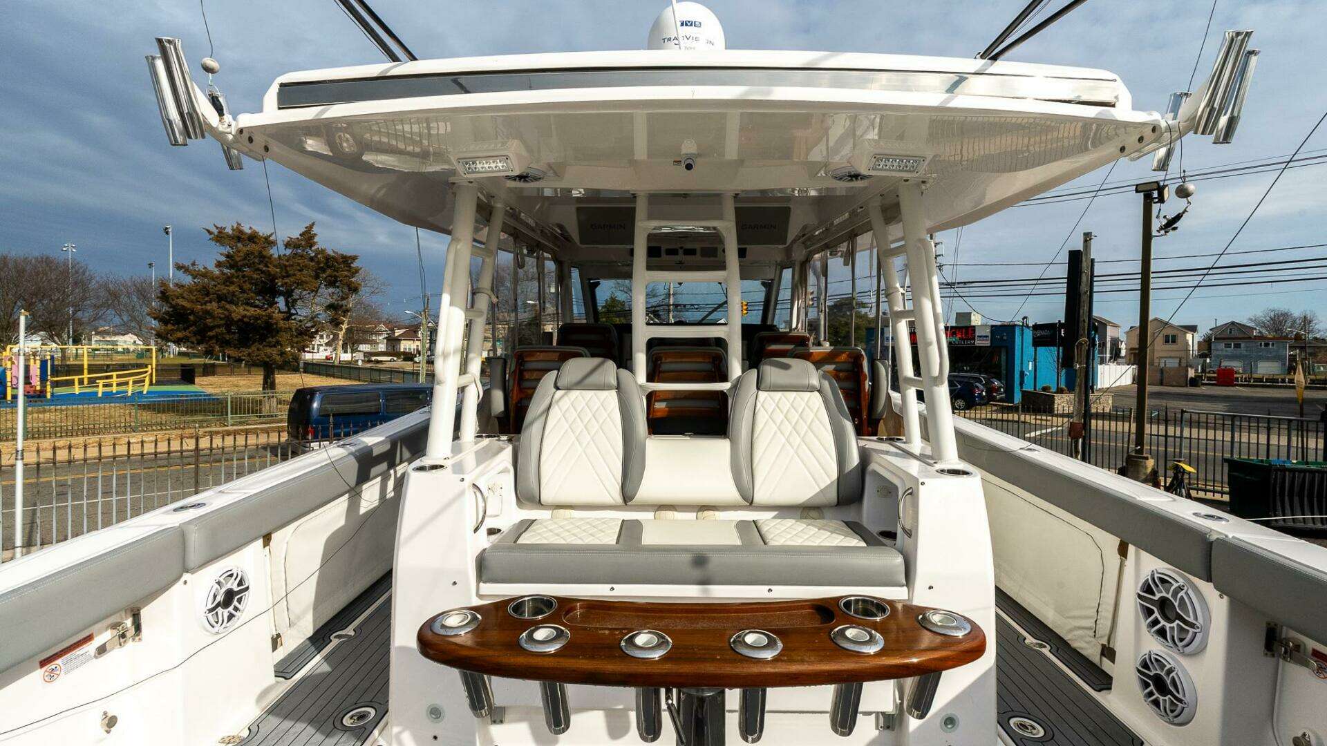 2023 Everglades 455 Center Console - Image 20