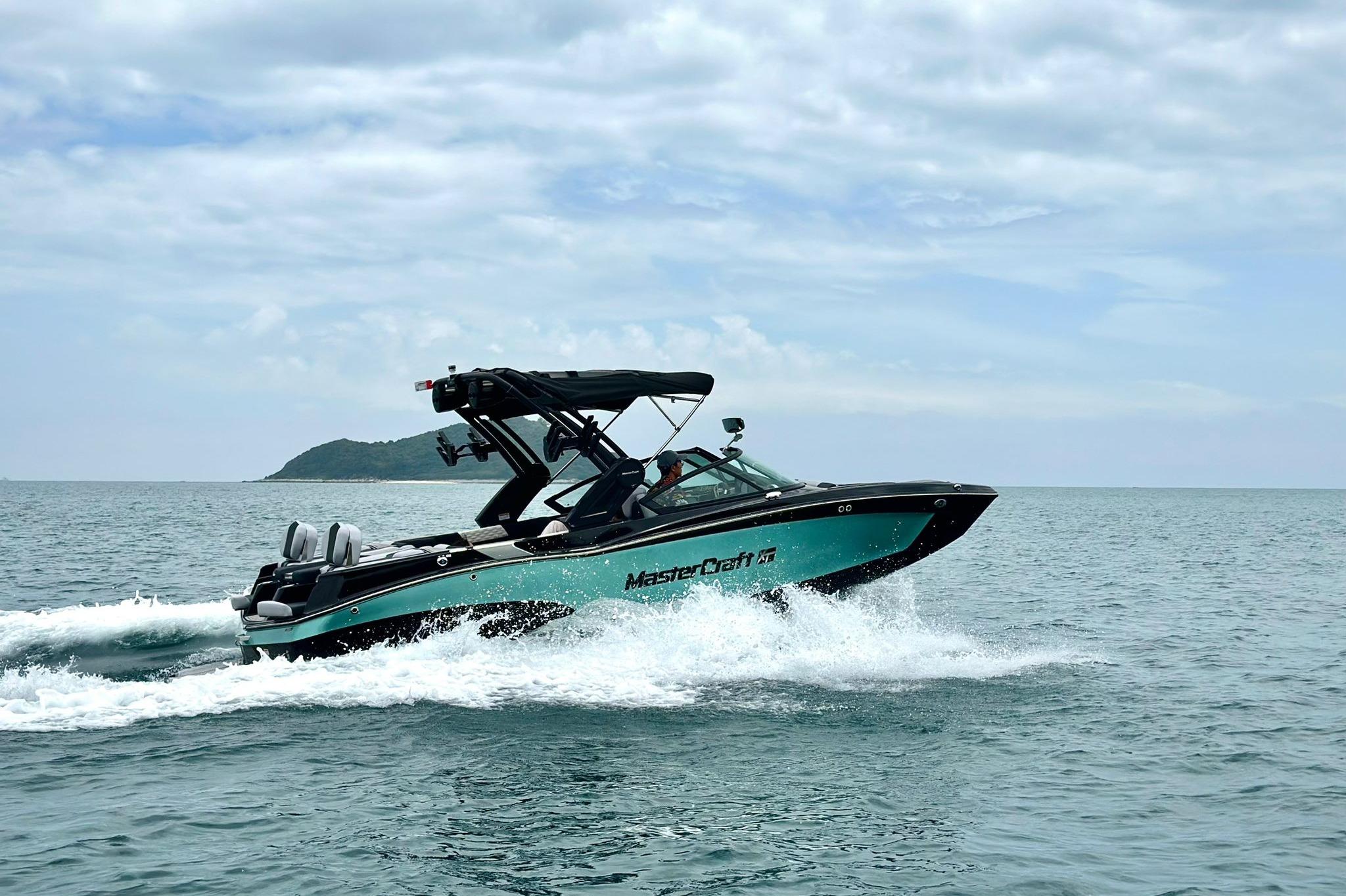 2023 MasterCraft XT22