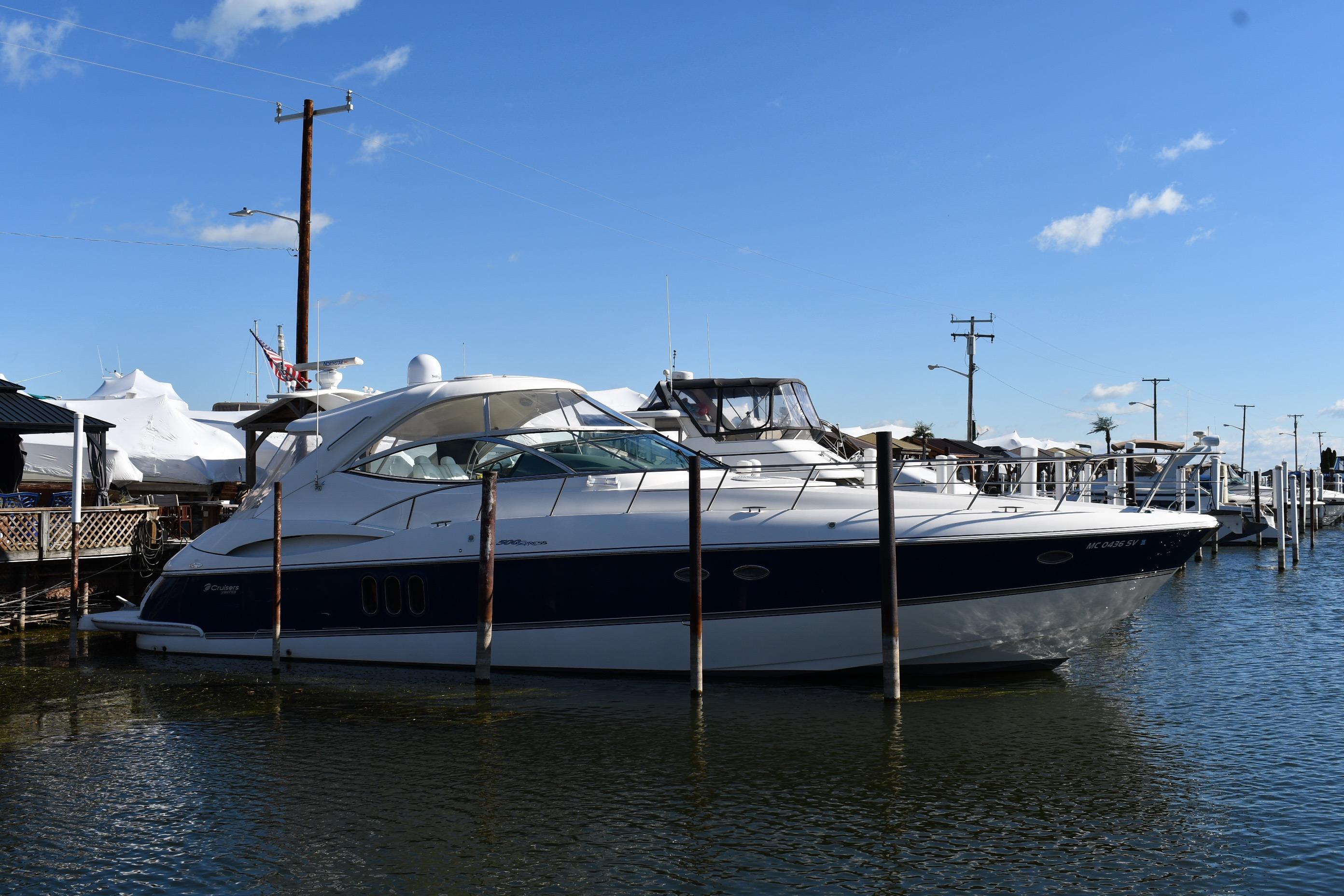 2005 Cruisers Yachts 500 Express