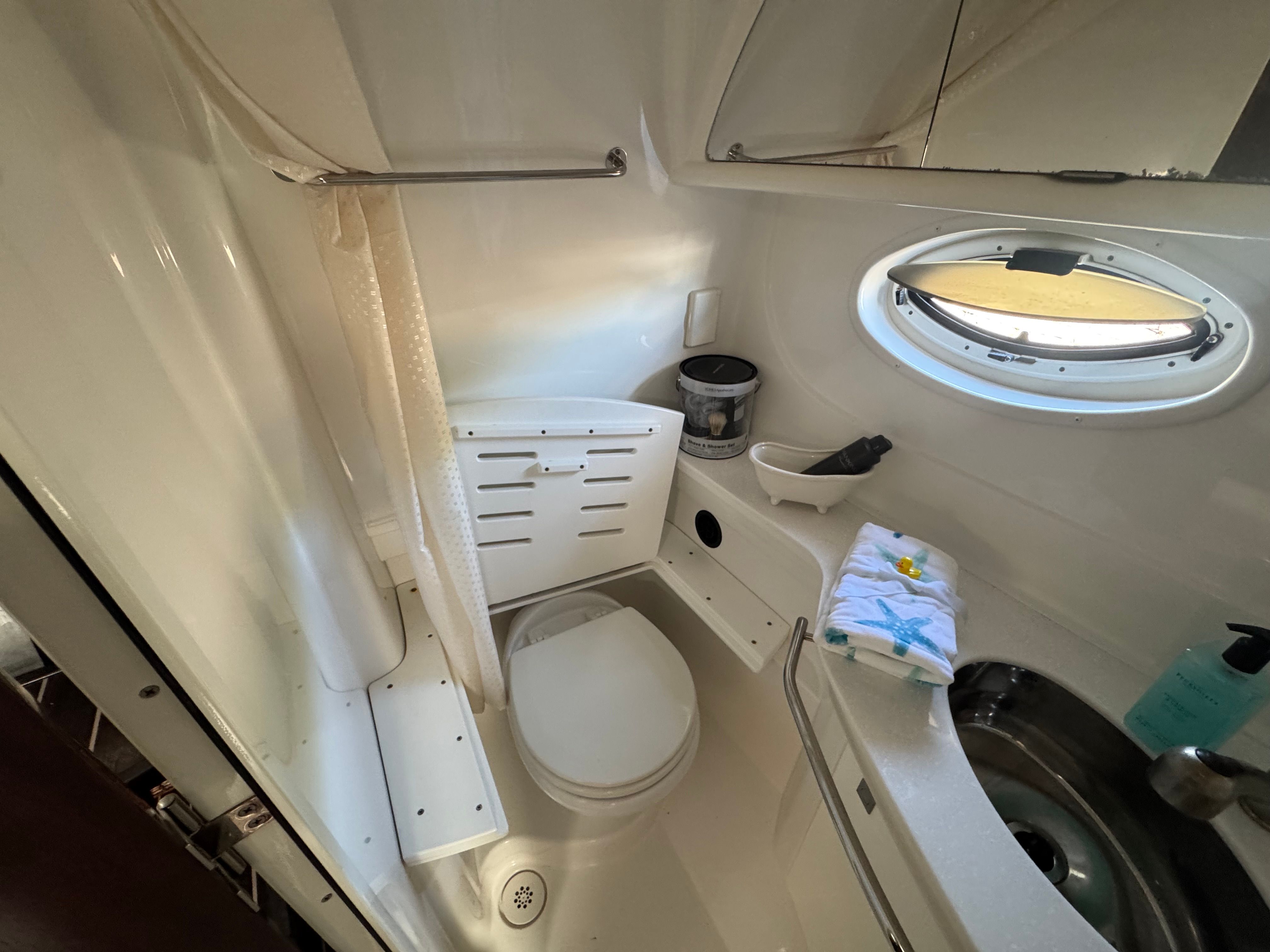 2018 Monterey 335 Sport Yacht - 27
