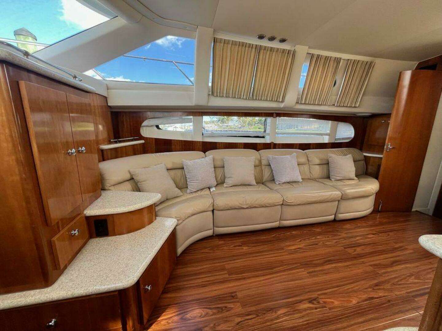 2000 Carver 396 Motor Yacht - Image 21