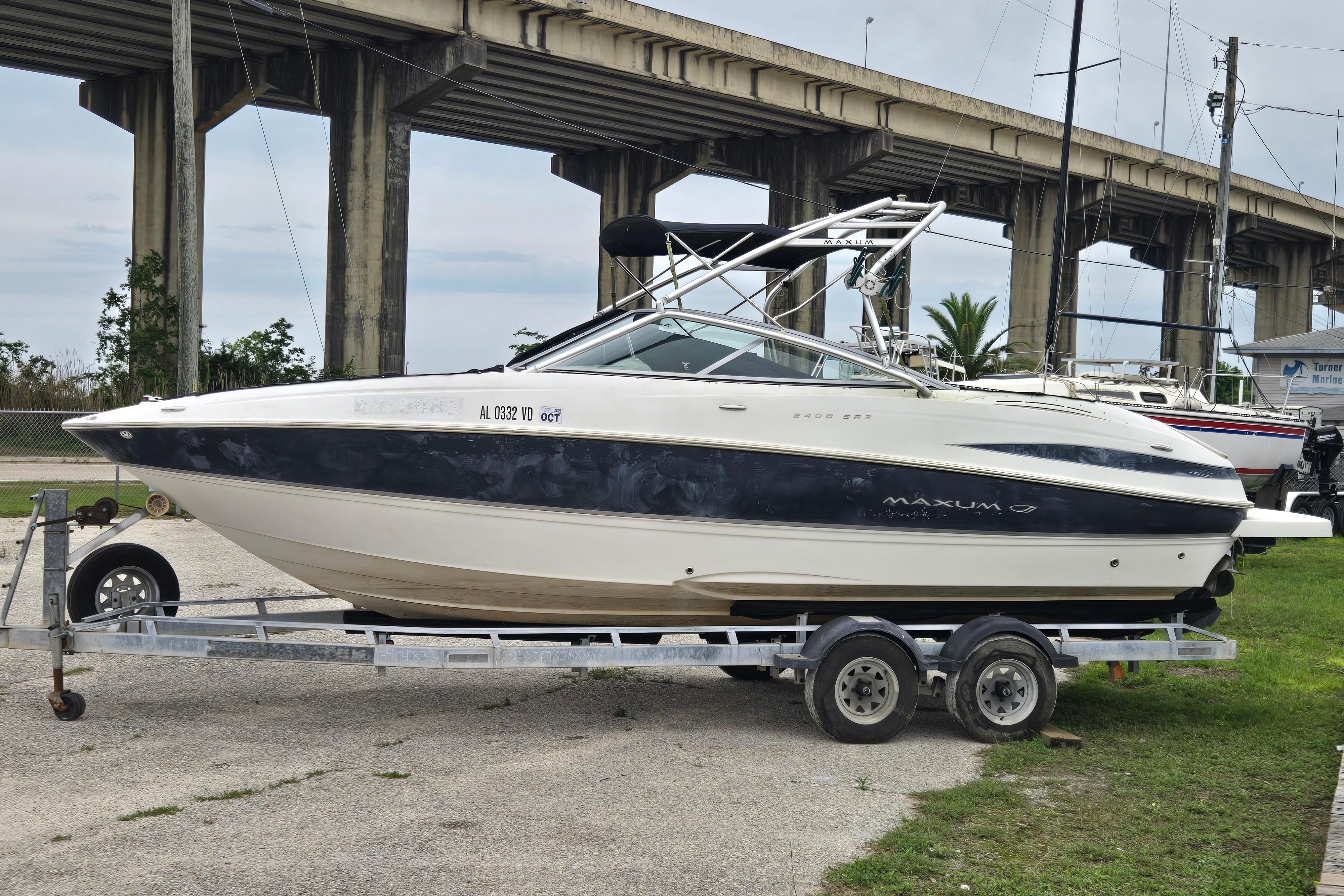 2008 Maxum 2400 SR3
