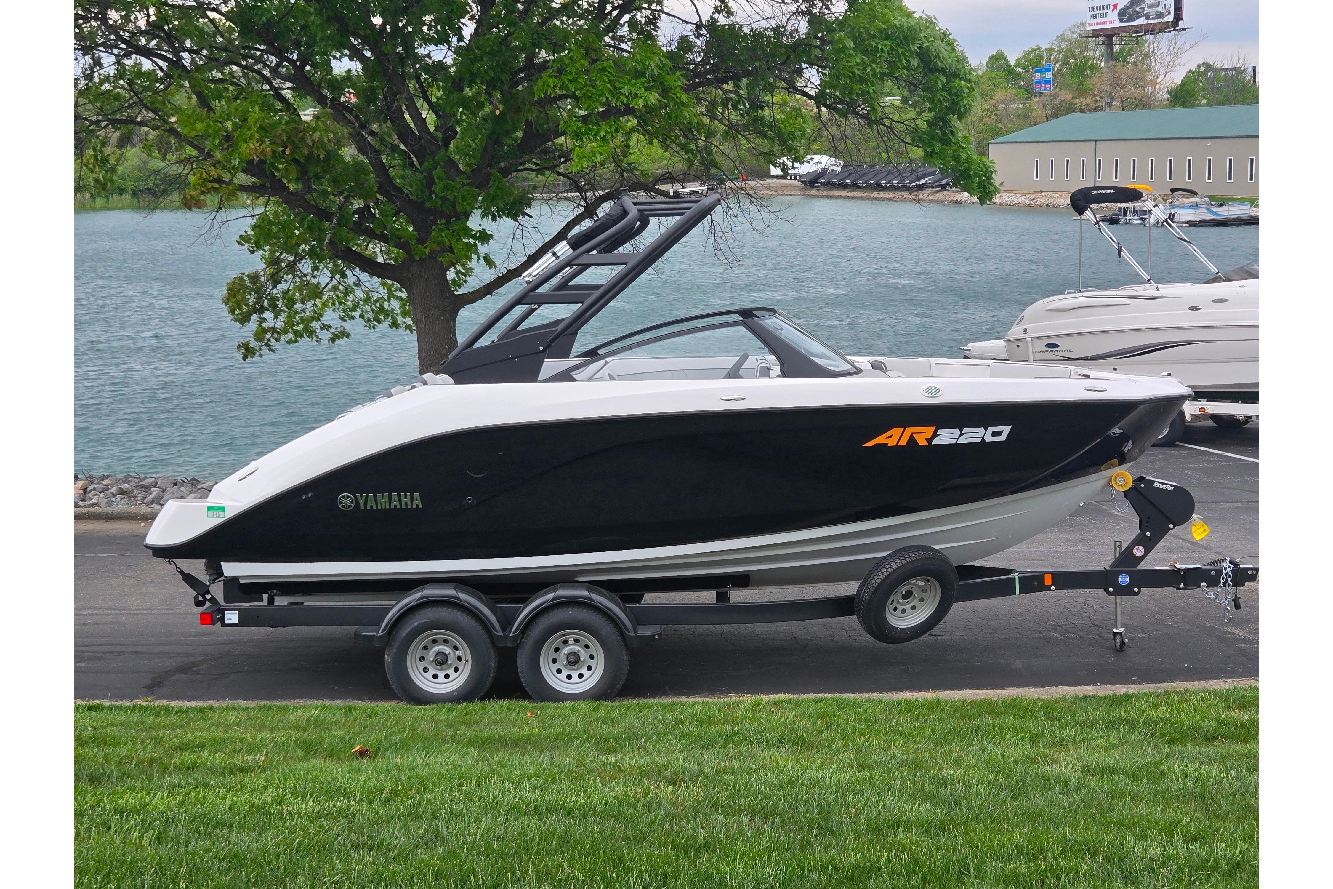 2024 Yamaha Boats AR220