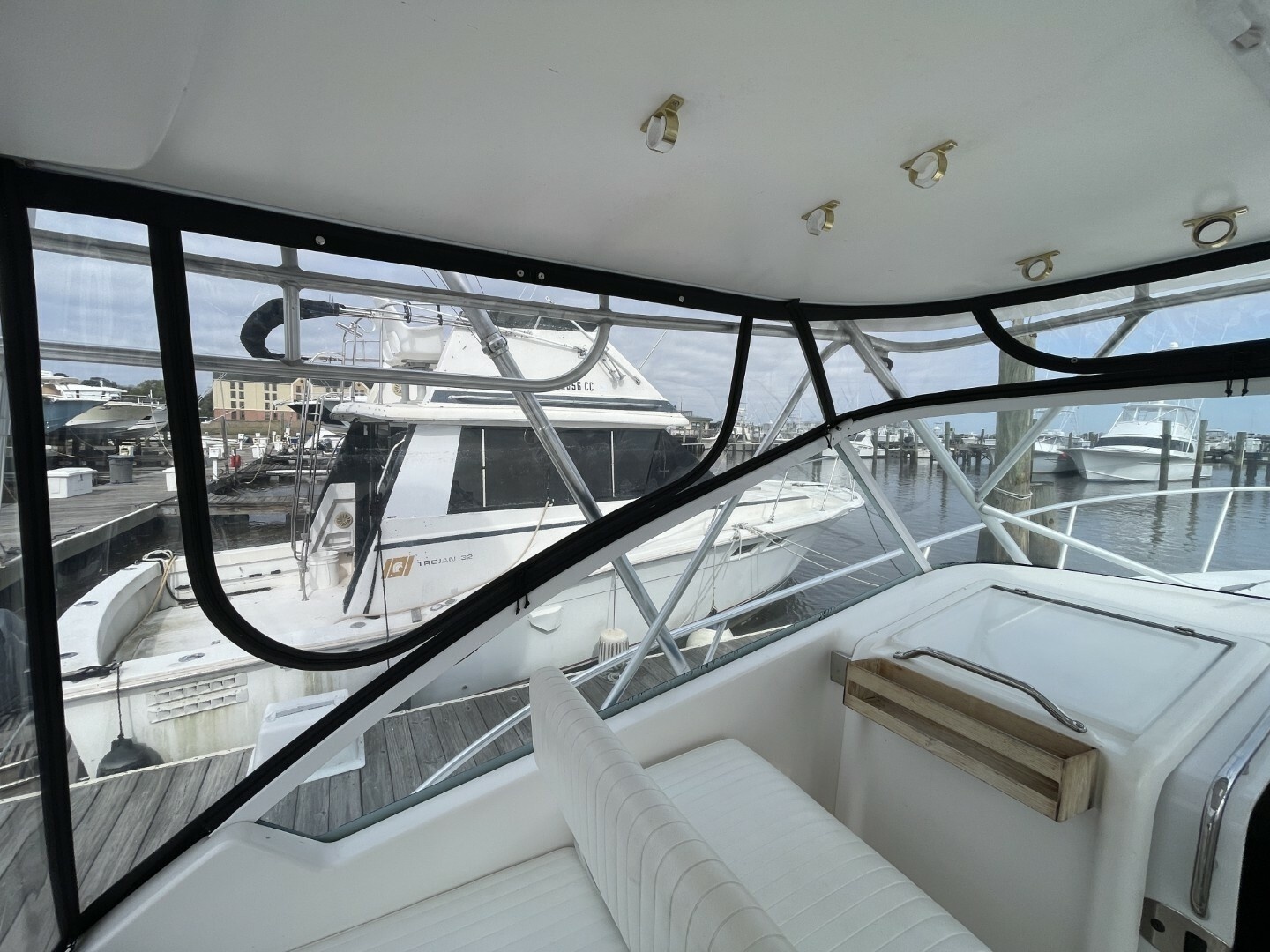 2007 Luhrs 31 Open - Image 34
