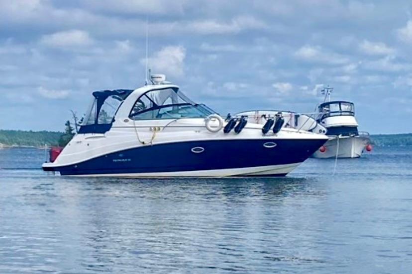 2008 Rinker 330 Express Cruiser