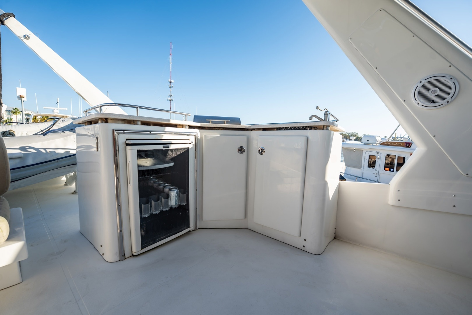 2004 Navigator 5700 Rival Pilothouse - Image 9