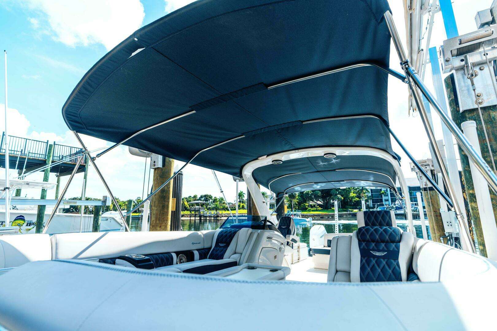 2024 Bennington QSBAX2 Swingback - Image 22