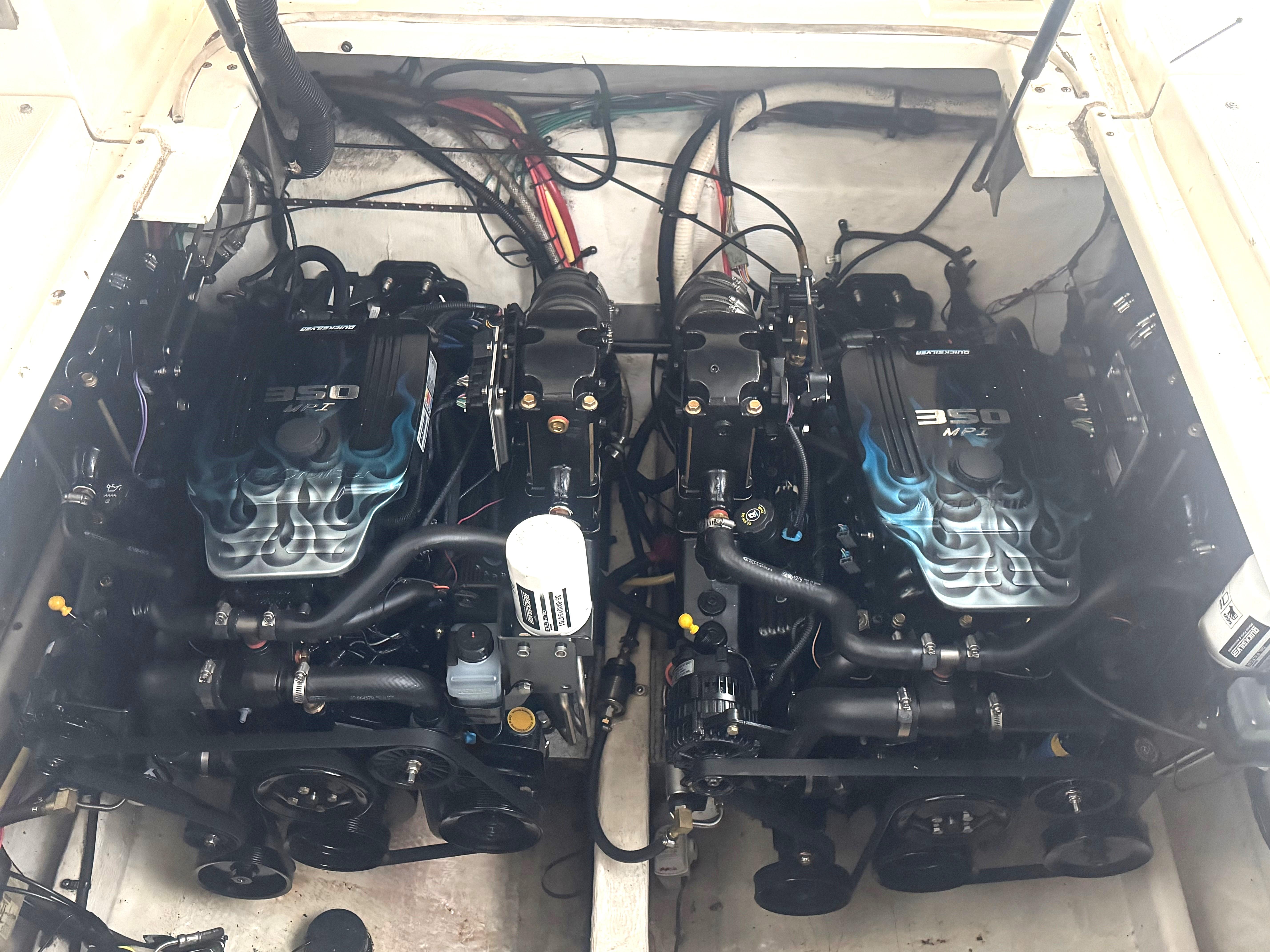 2004 Cruisers Yachts 320 Express - 5