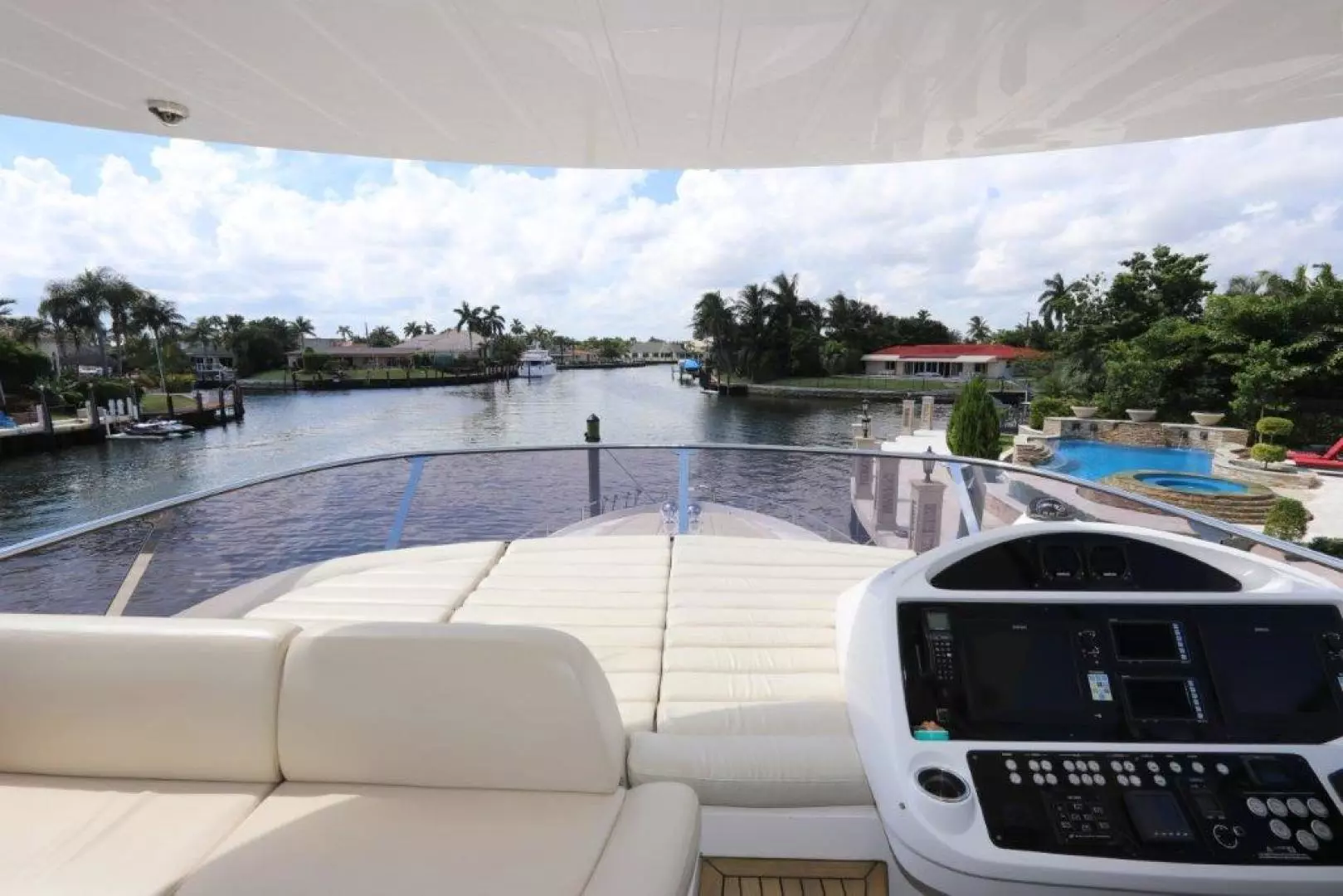2015 Sunseeker Yacht - Image 35