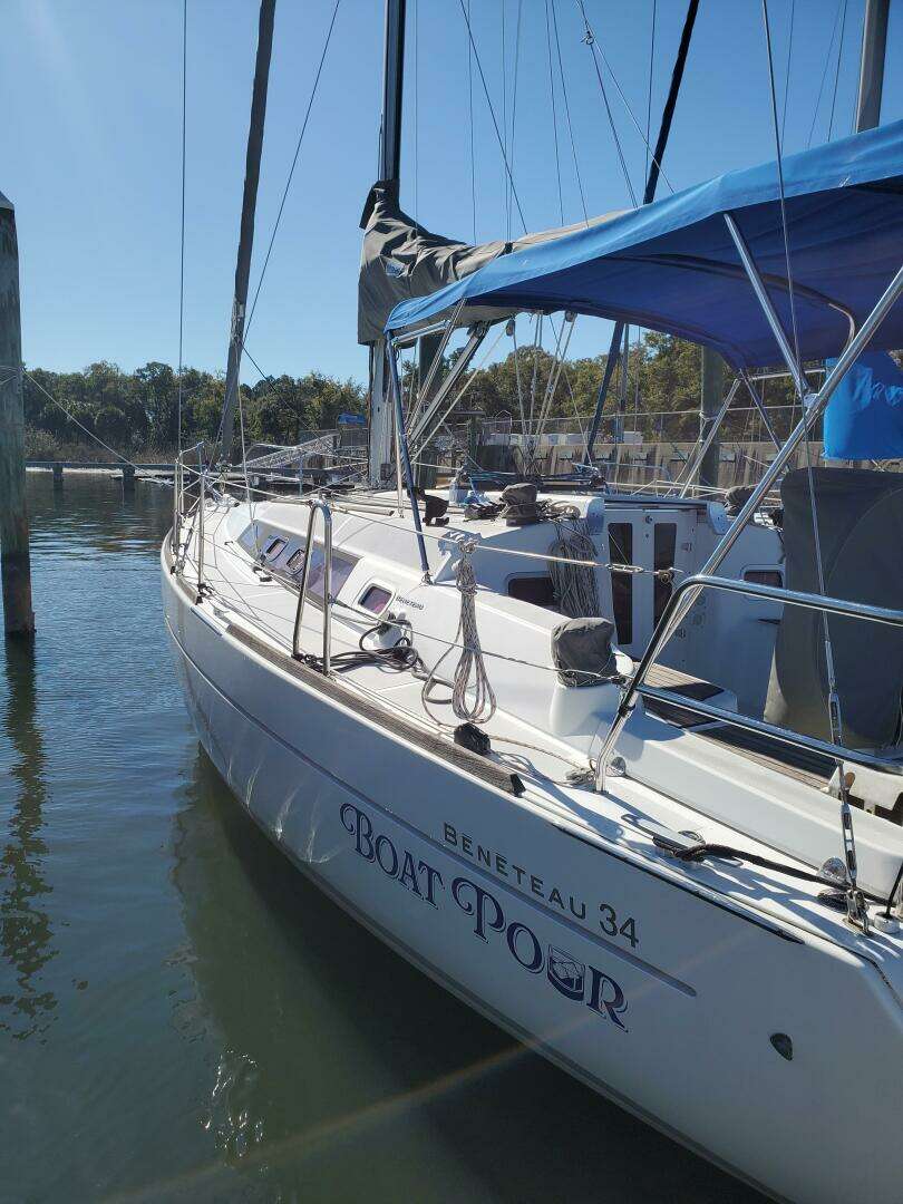2011 Beneteau Oceanis 34 - Image 3