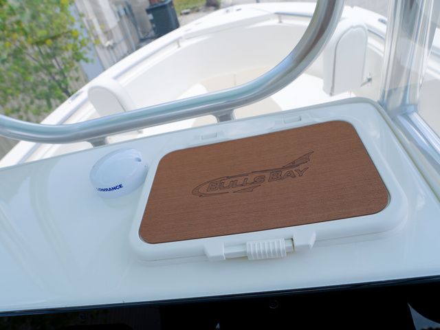 2027 Bulls Bay 230 Center Console - 27