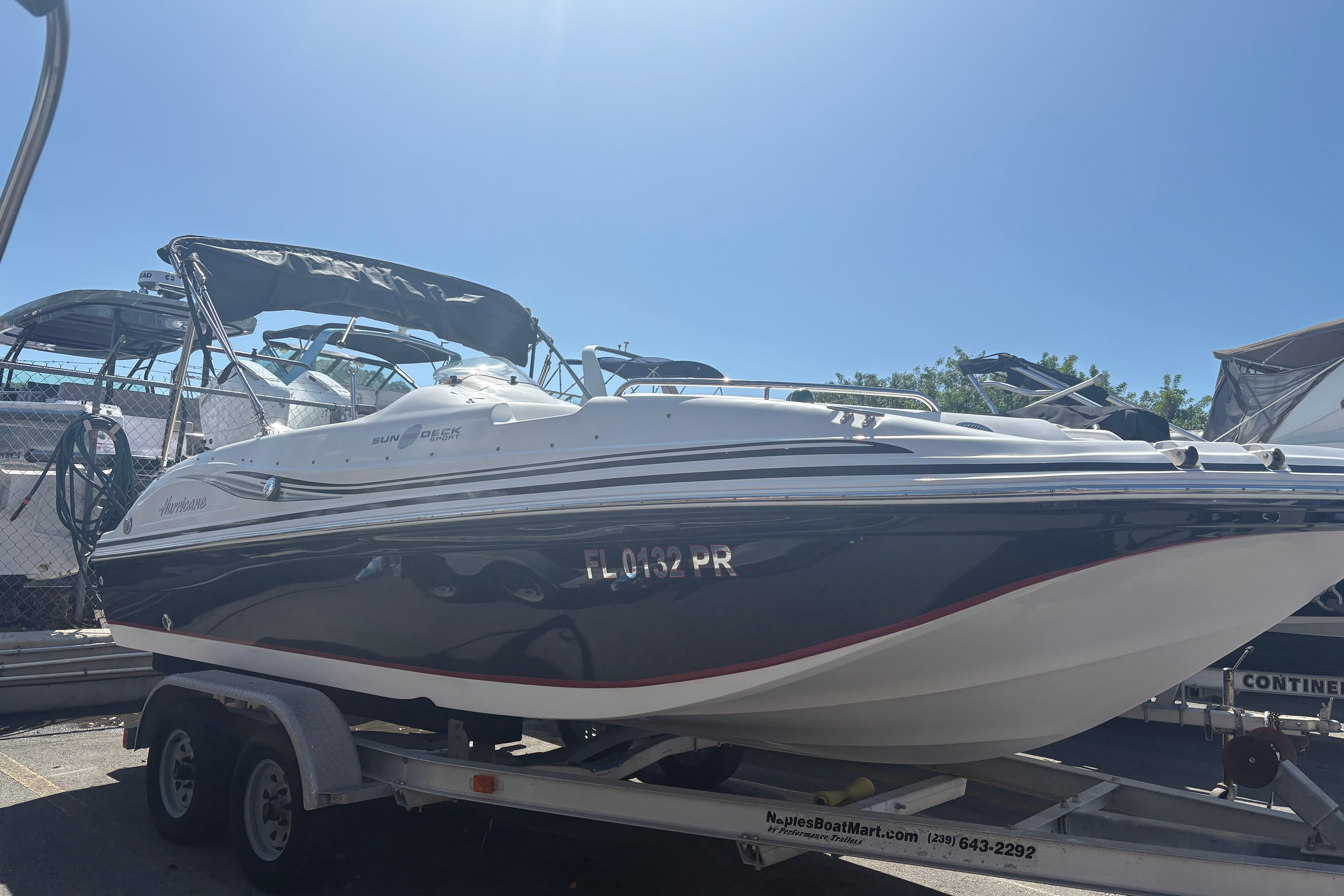 2013 Hurricane SunDeck Sport 188 OB