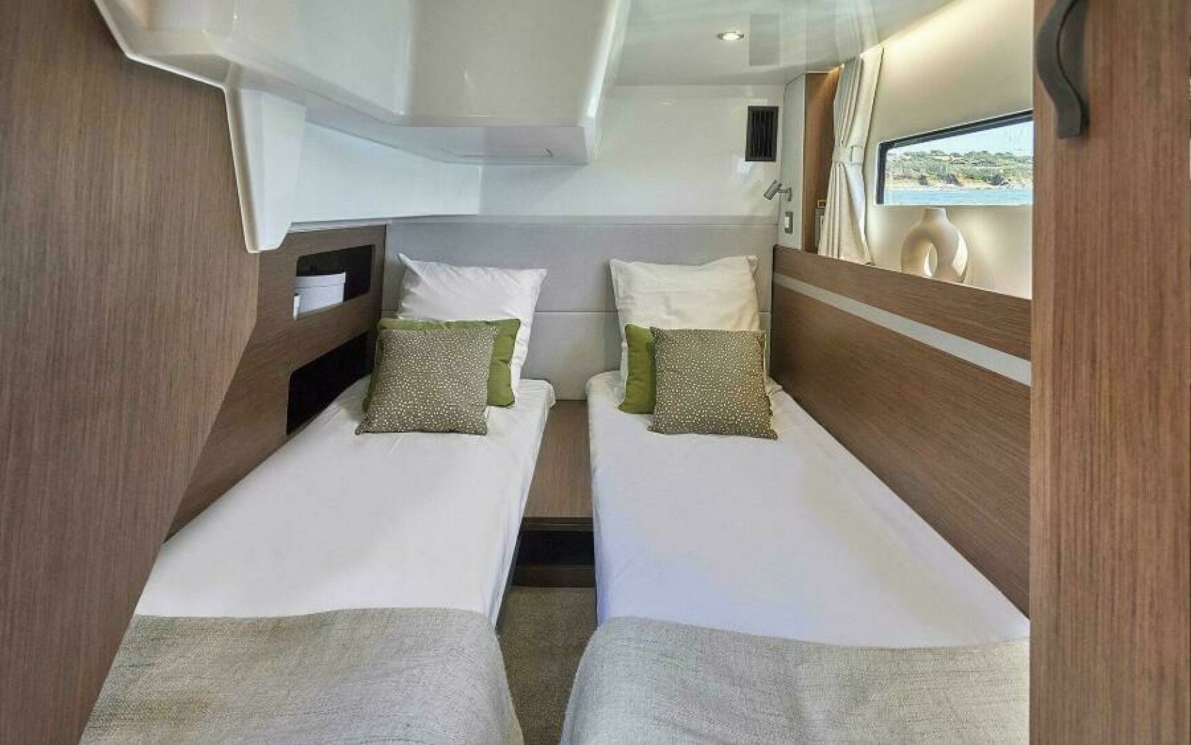 2026 Beneteau Antares 12 Coupe - Image 10