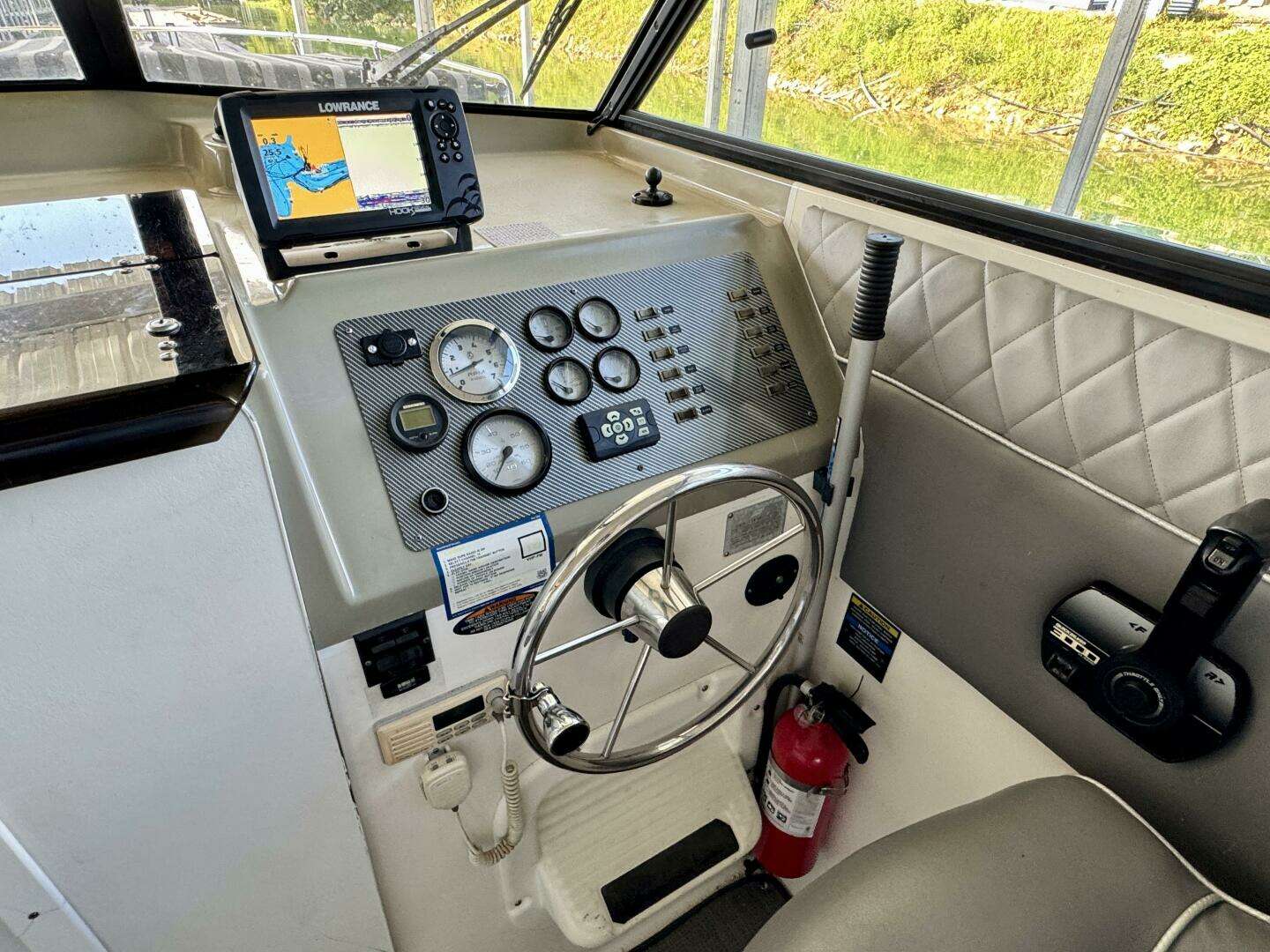 1997 Bayliner 2859 Ciera Express - Image 32