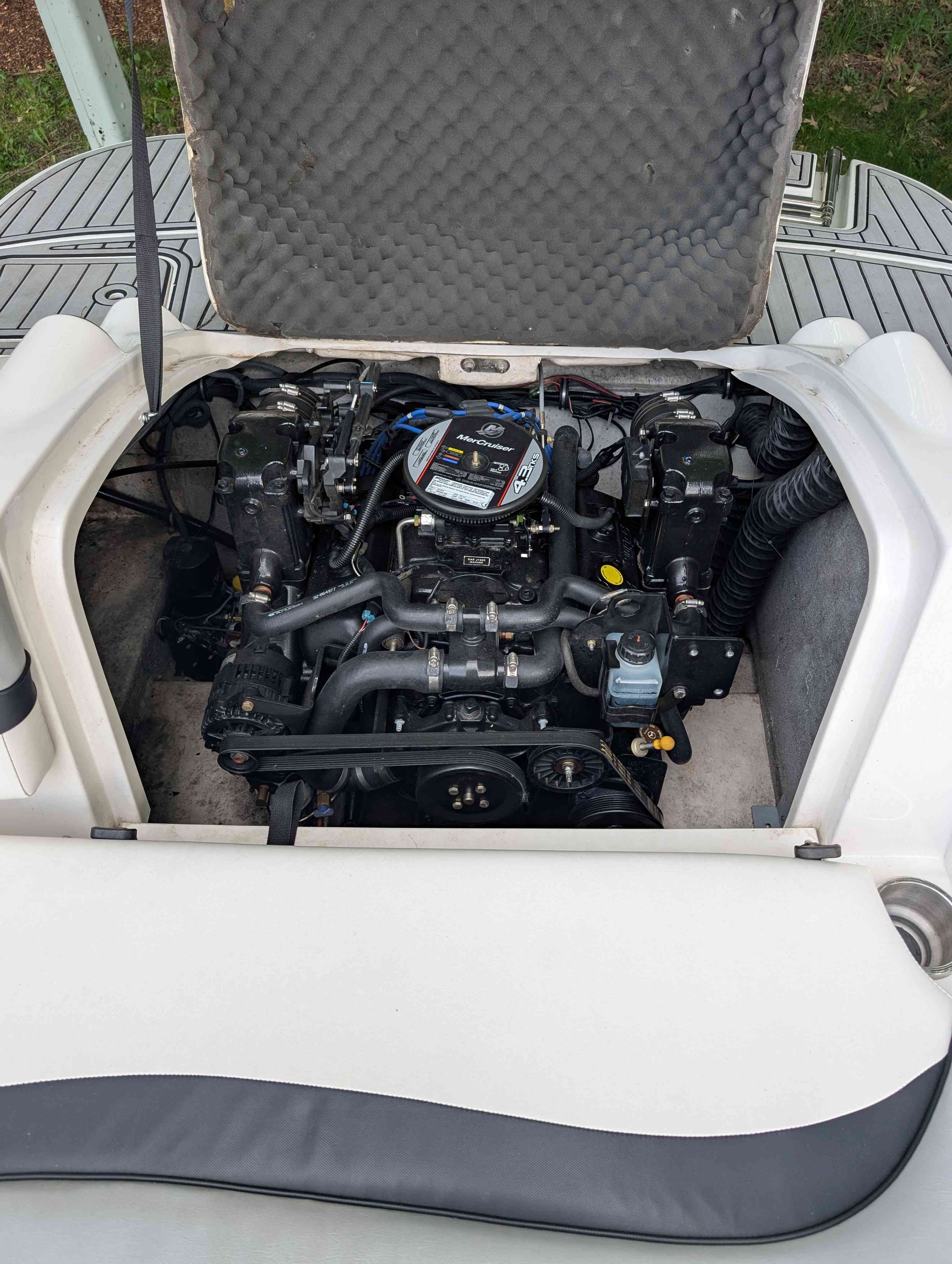 Engine compartment of a 2015 Starcraft 2000 boat.