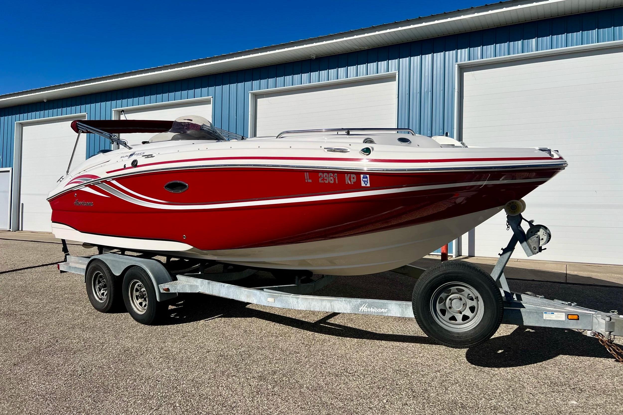2013 Hurricane SunDeck Sport 220 OB