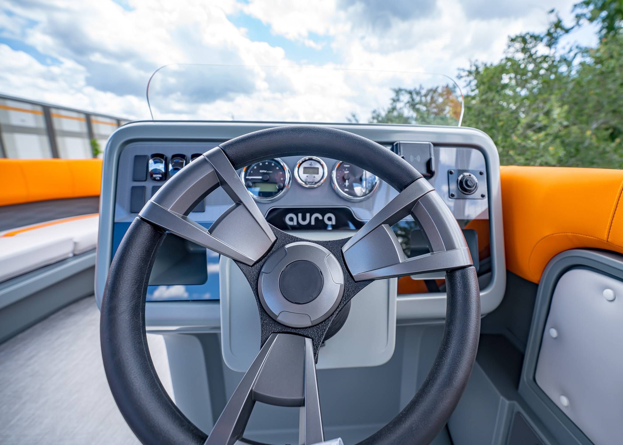 2025 Tahoe Pontoon Aura Quad Lounge - 14