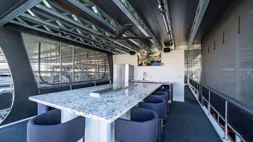 Modern kitchen on a 1999 Sumerset Widebody houseboat.