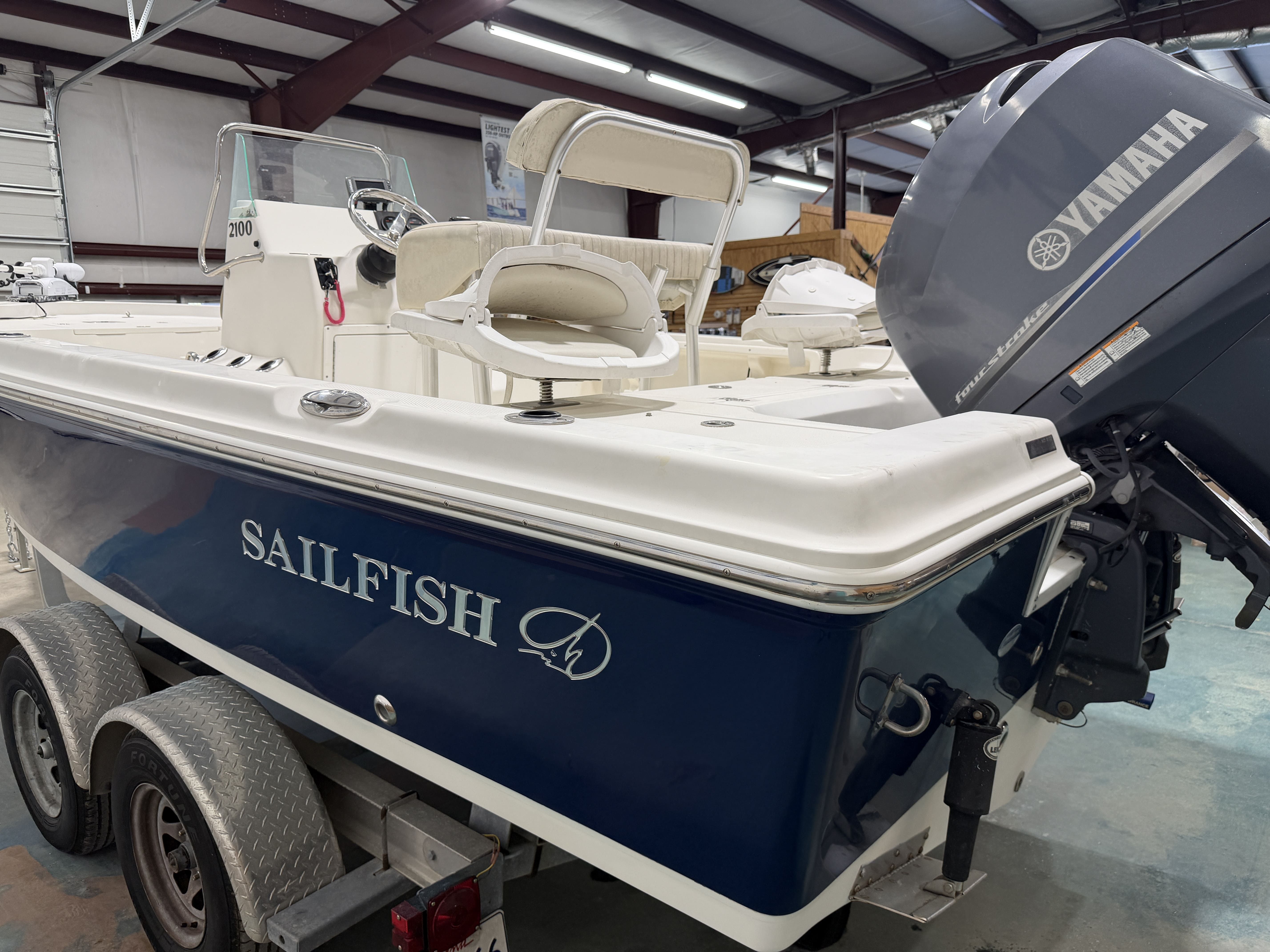 2013 Sailfish 2100CC BAY - 9