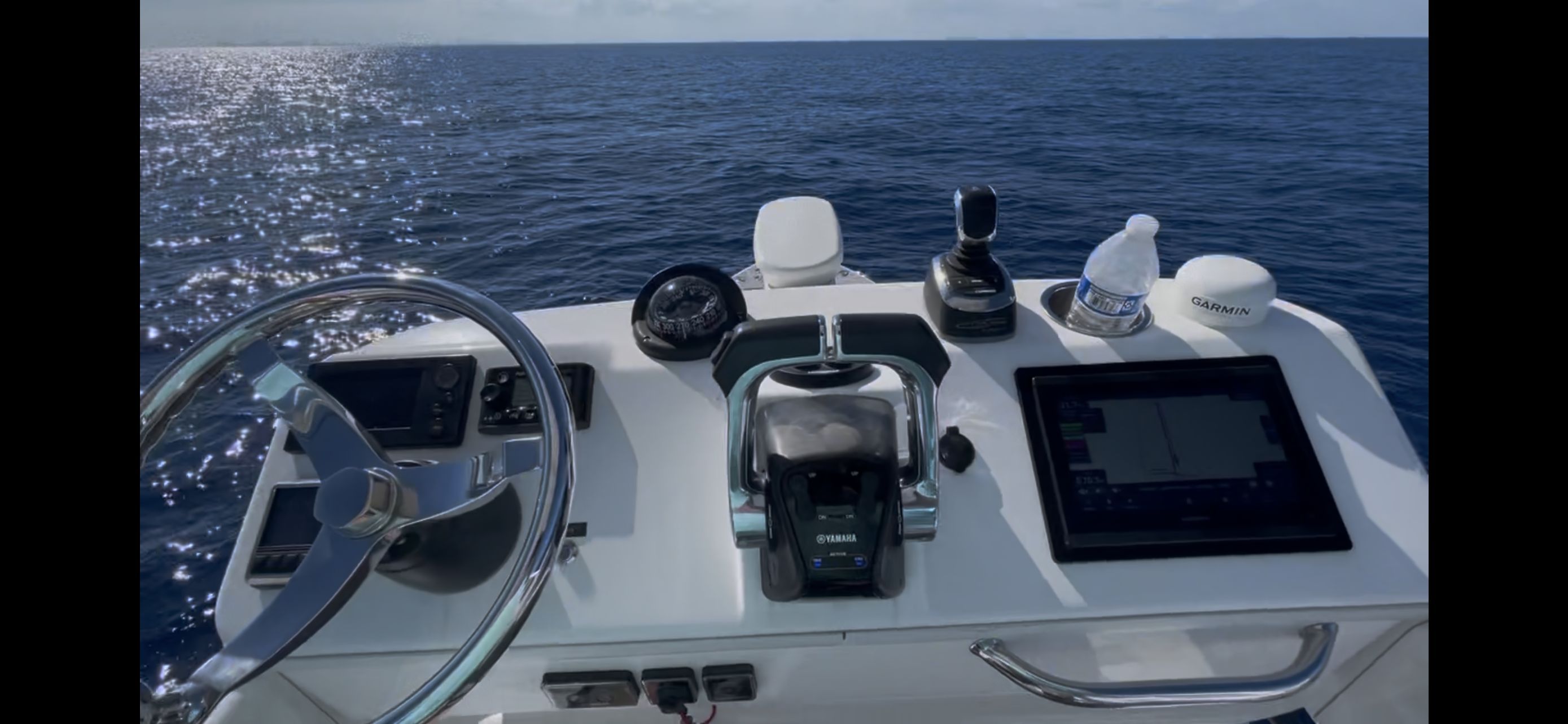 2017 Everglades 325 Center Console - 50