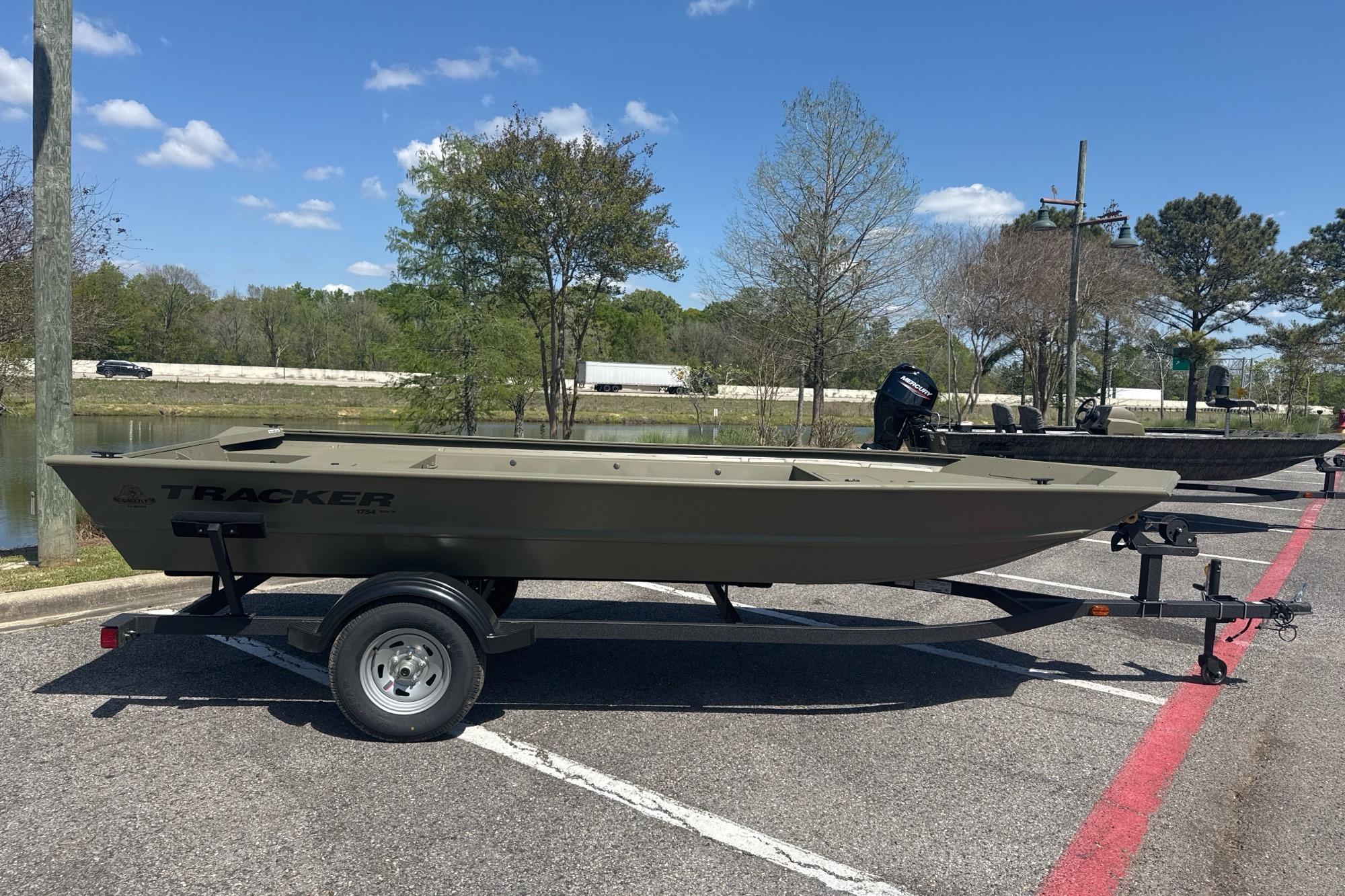 2026 Tracker Grizzly 1754 Utility