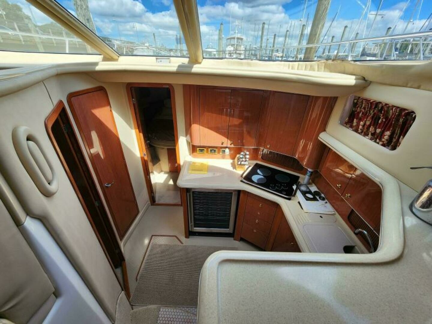 1999 Sea Ray 420 Aft Cabin - Image 8