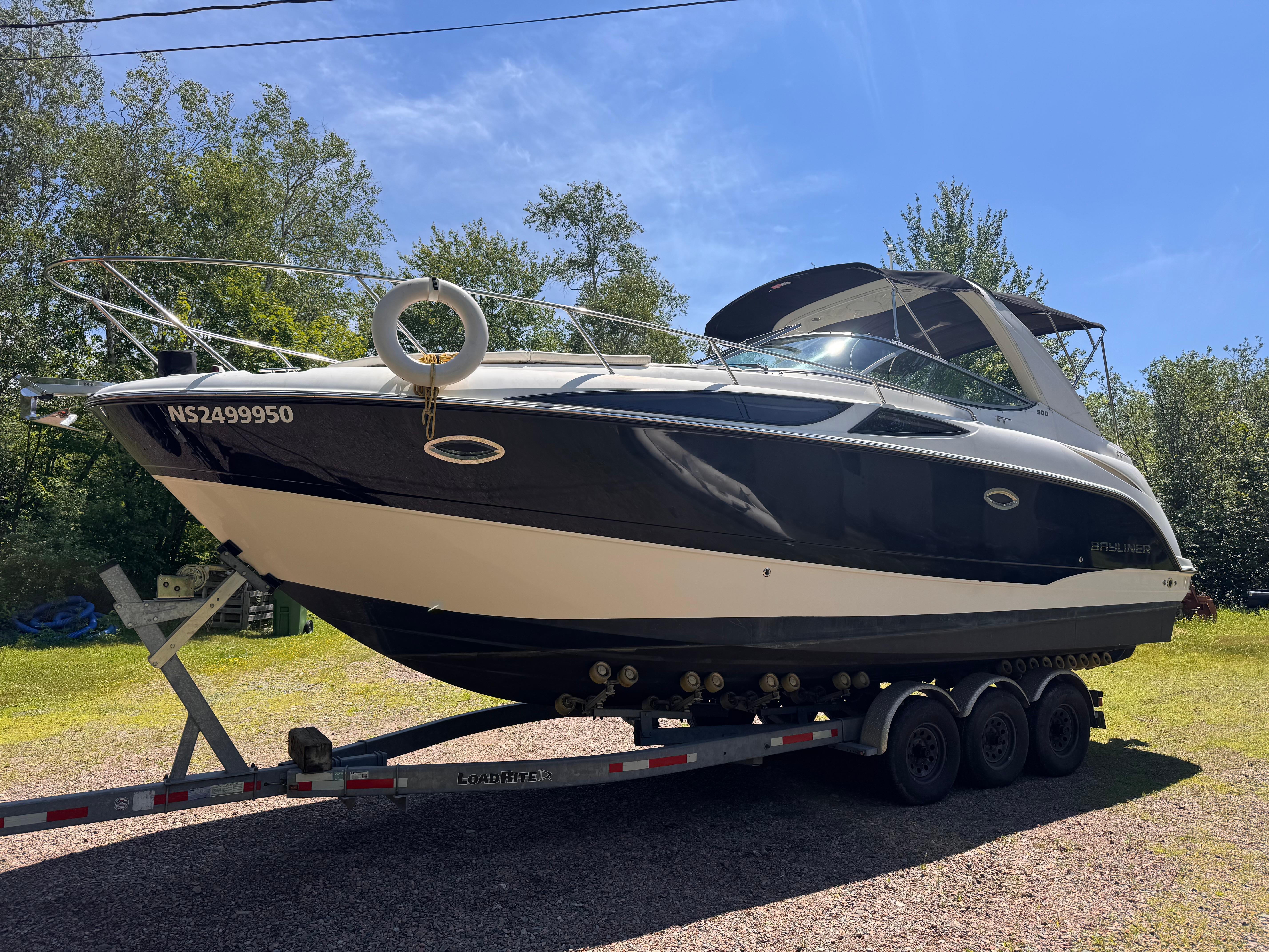 2009 Bayliner 300