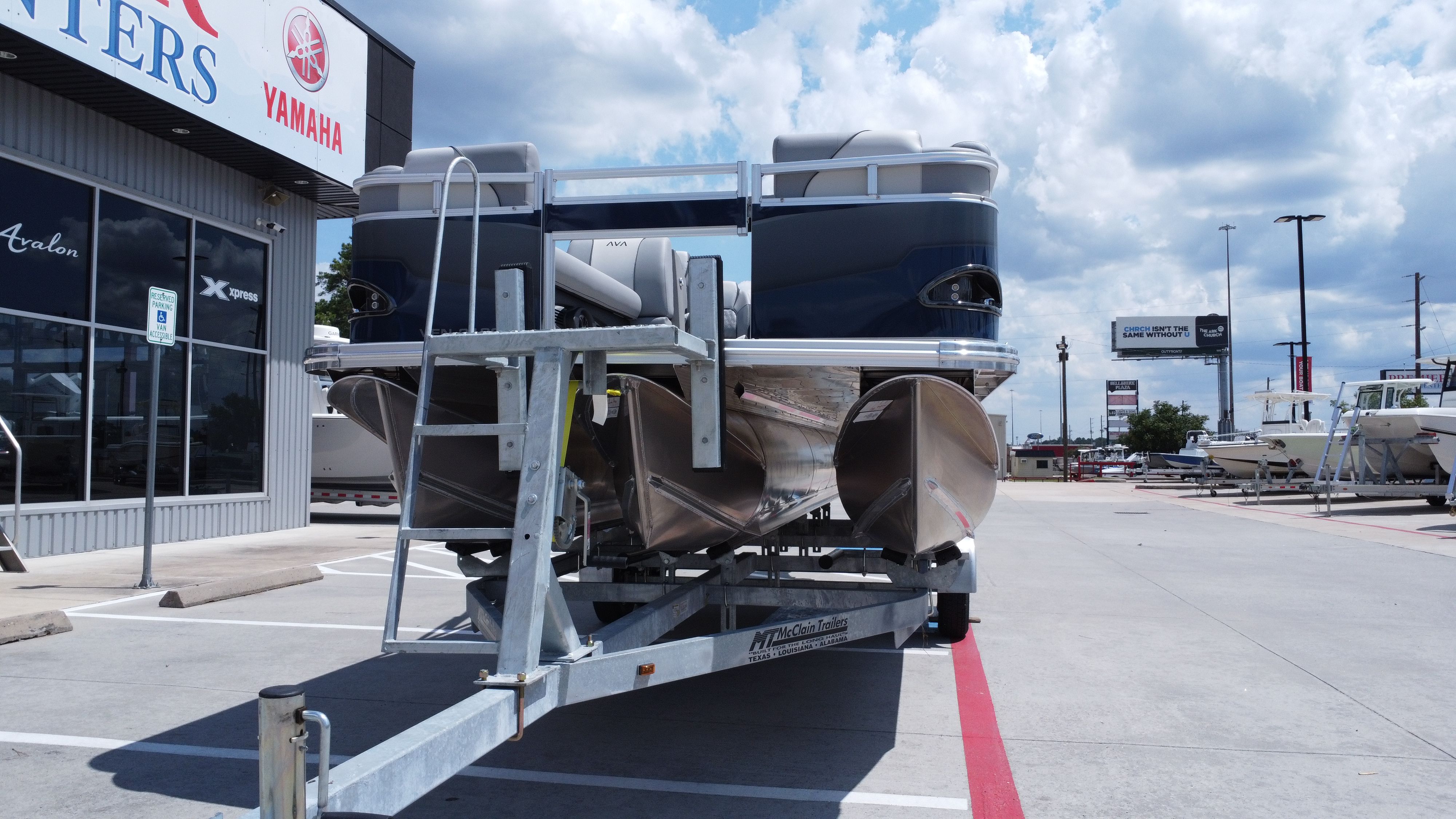 2026 Avalon Venture Rear Fish - 21' - 32
