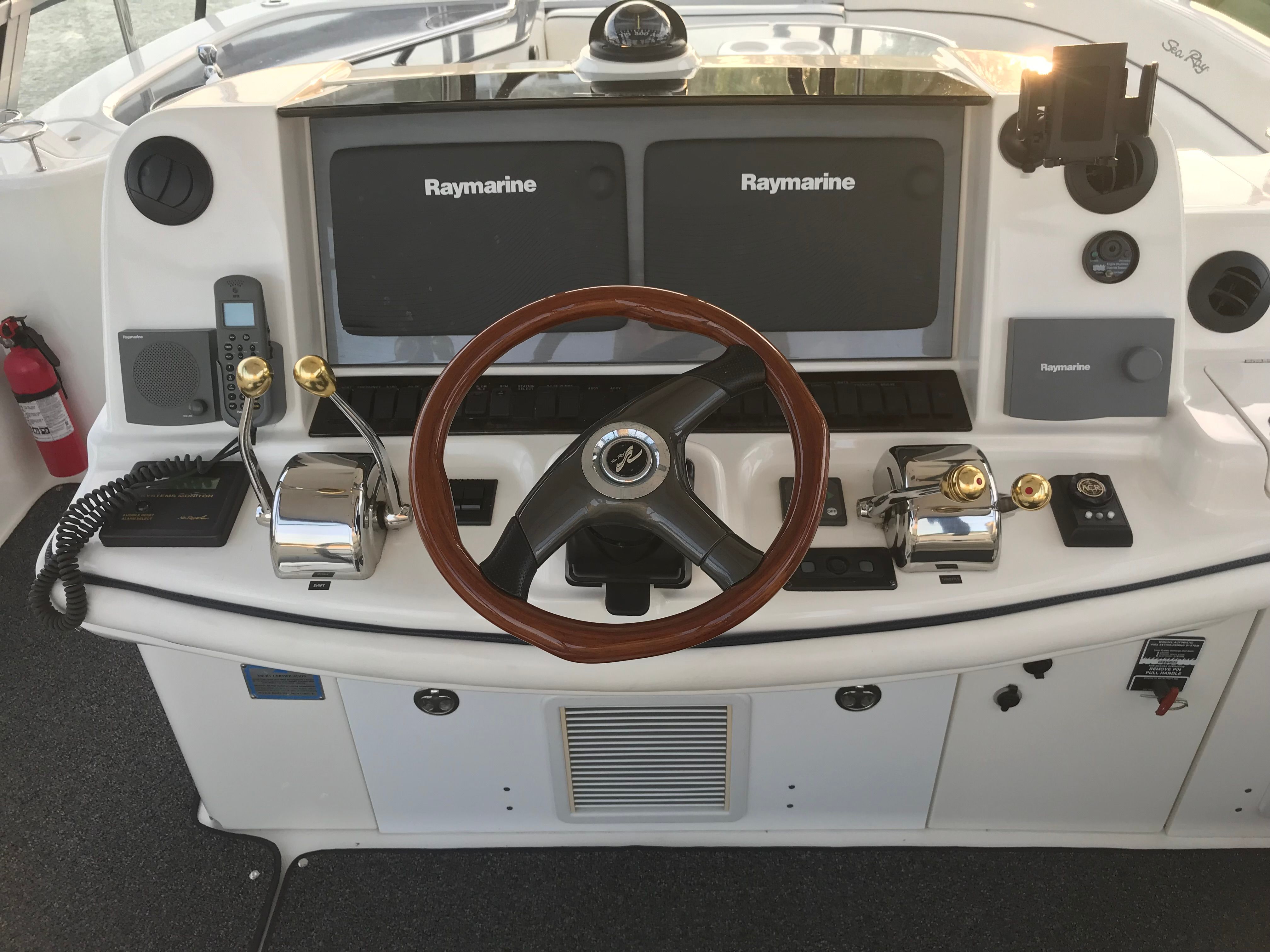 2005 Sea Ray 500 Sedan Bridge - 12