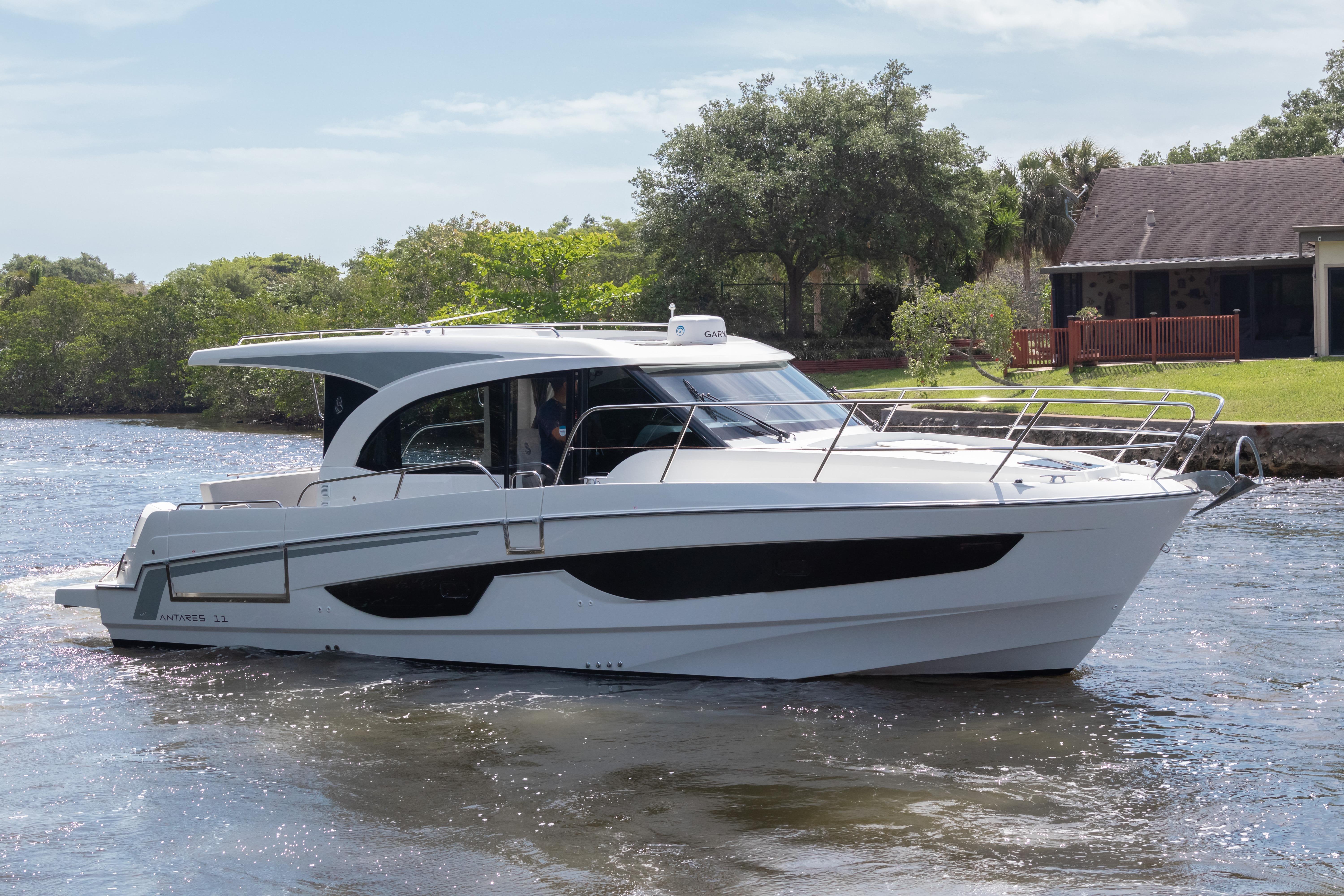 2023 Beneteau Antares 11