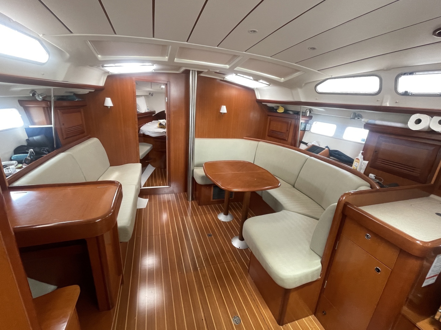 2007 Beneteau 423 - Image 6