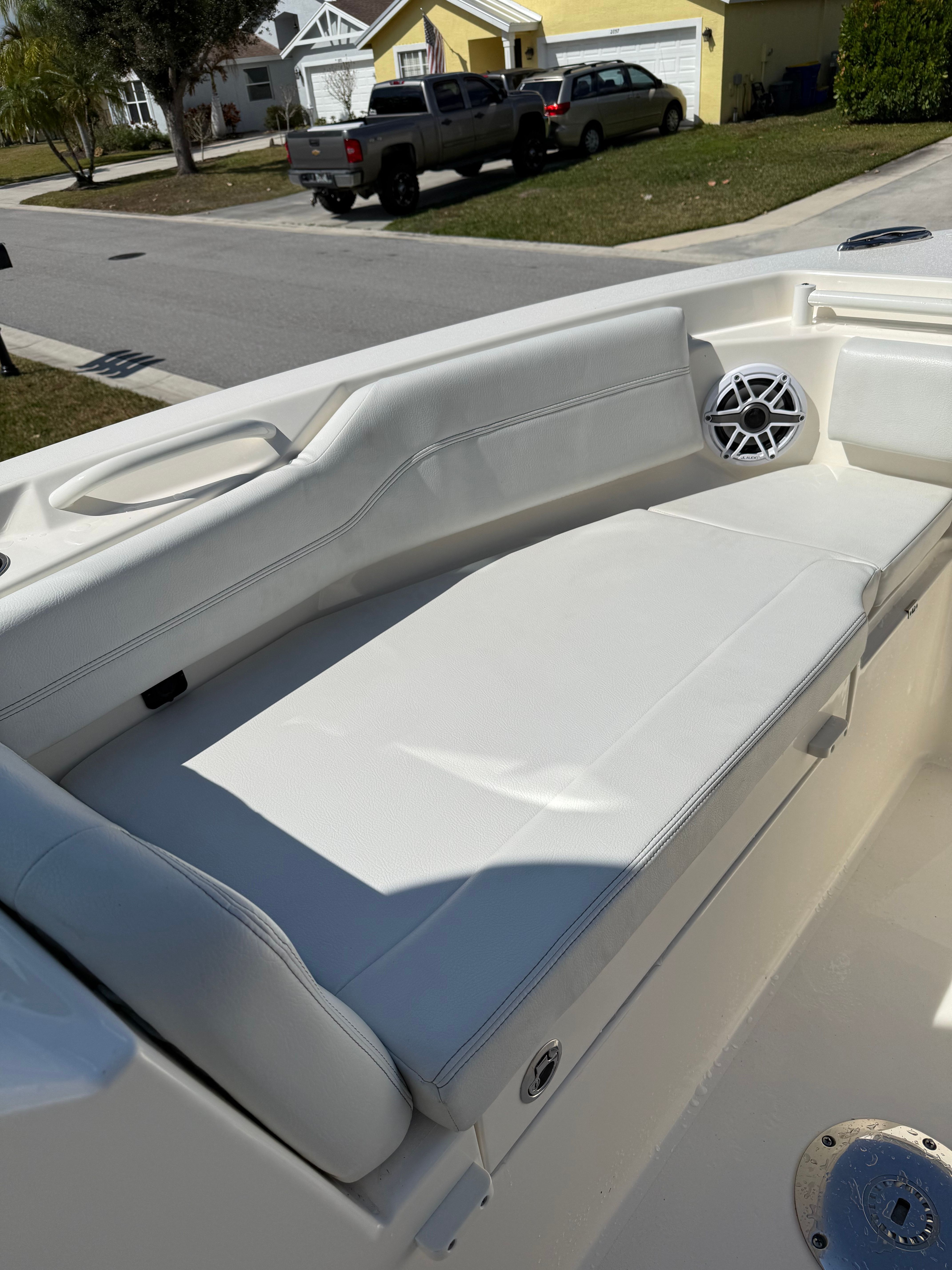2022 Cobia 240 Dual Console - 18