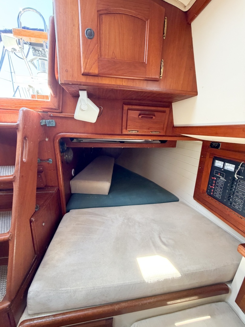 1998 Pacific Seacraft 37 - Image 33