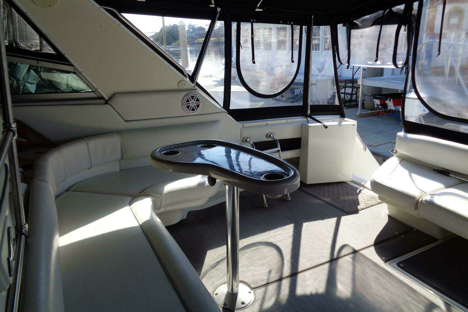 1991 Sea Ray 480 Sundancer - Image 17