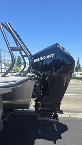 2026 Bentley Pontoons 223 Legacy SWINGBACK With 200hp Mercury XL Four-St - 21