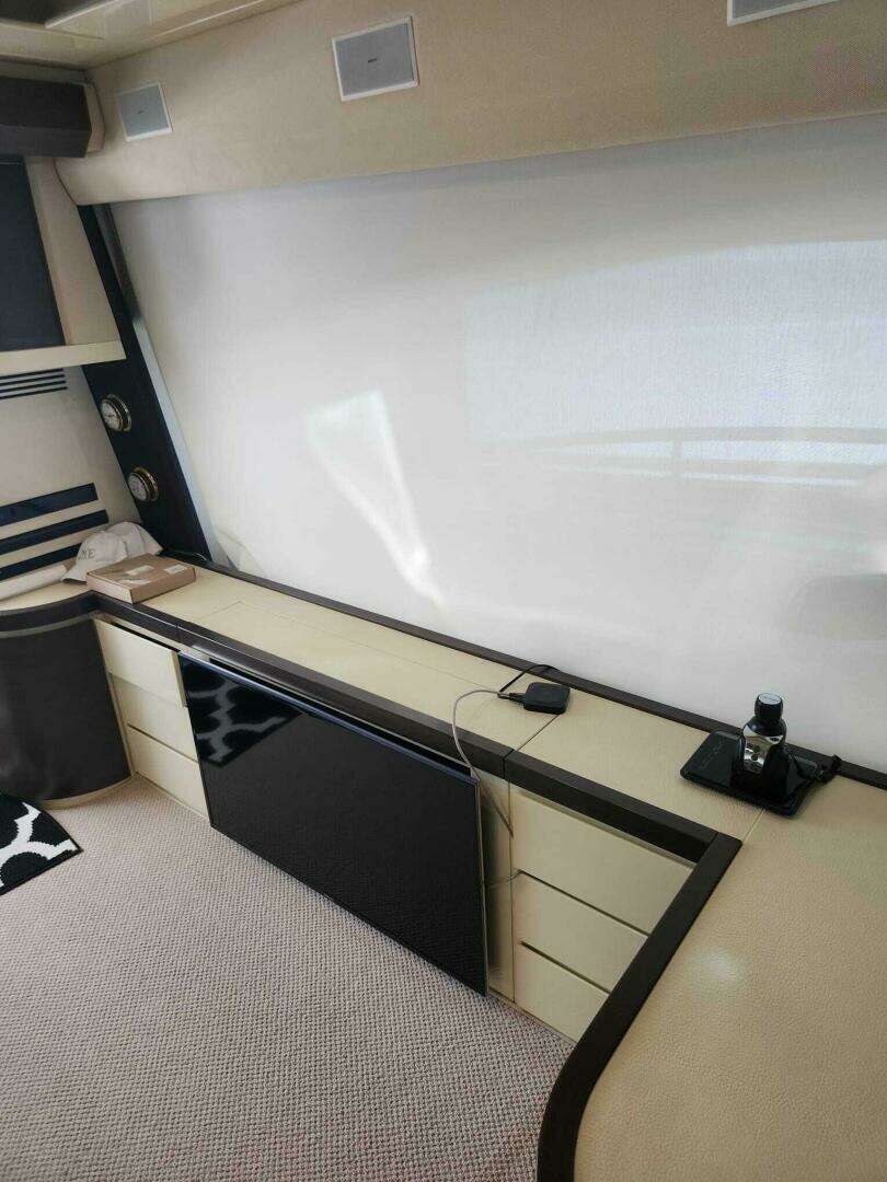 2014 Azimut Flybridge - Image 32