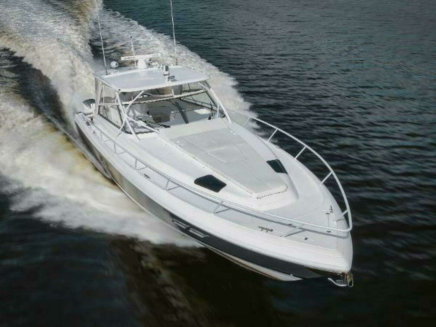 2018 Intrepid 475 Sport Yacht - Image 9