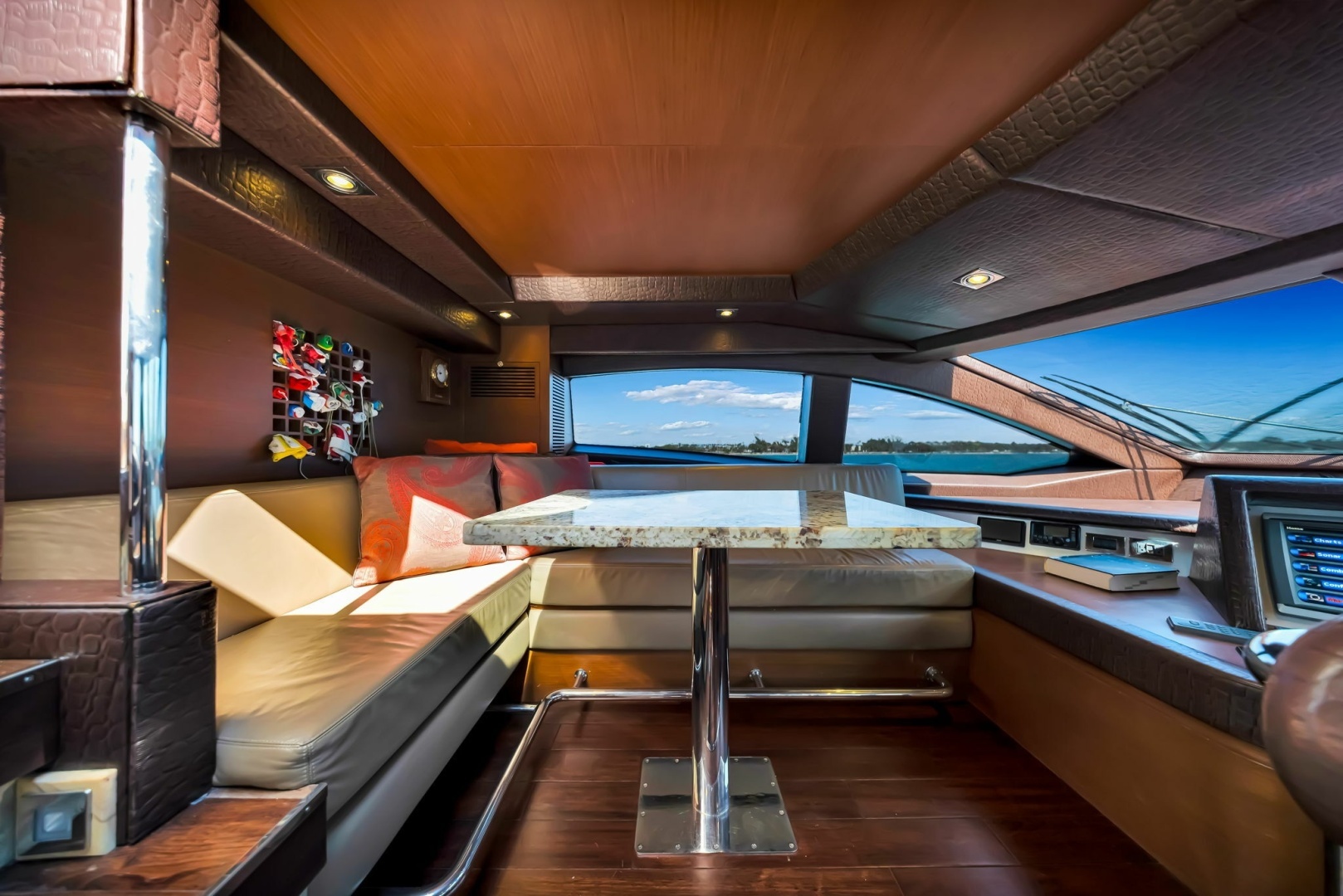 2005 Azimut 105 - Image 78