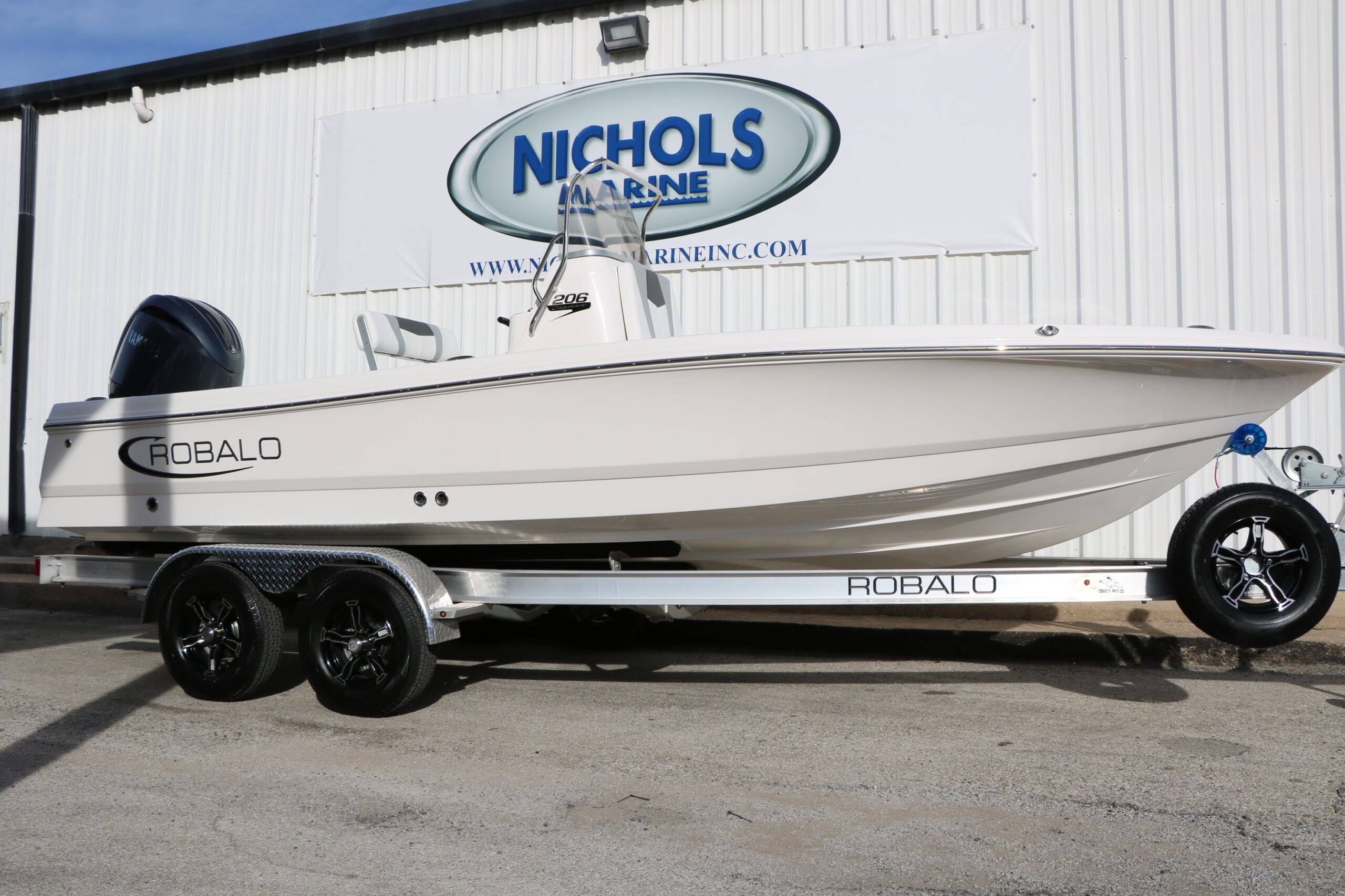 2026 Robalo 206 Cayman
