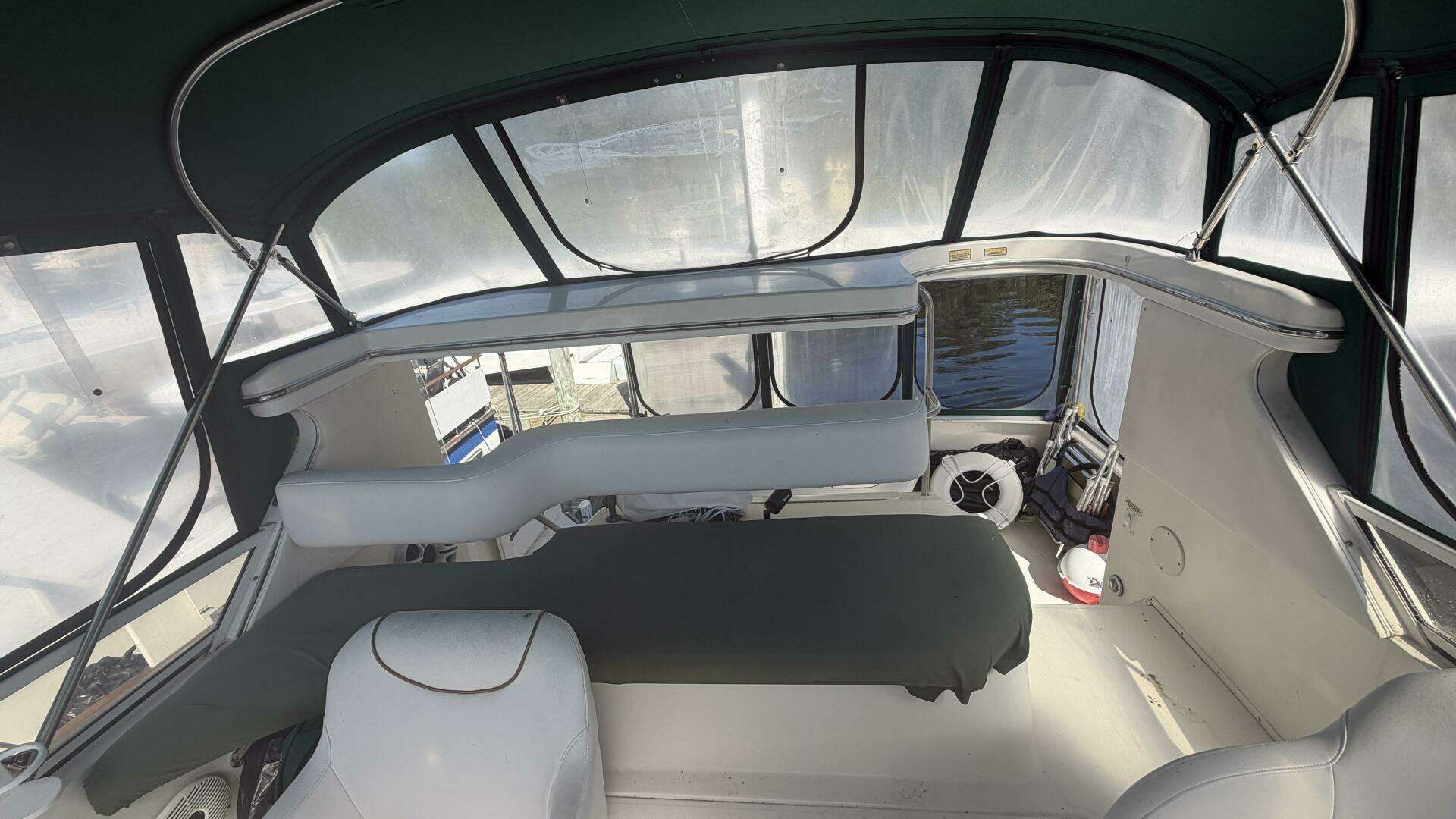 2000 Sea Ray 380 Aft Cabin - 17