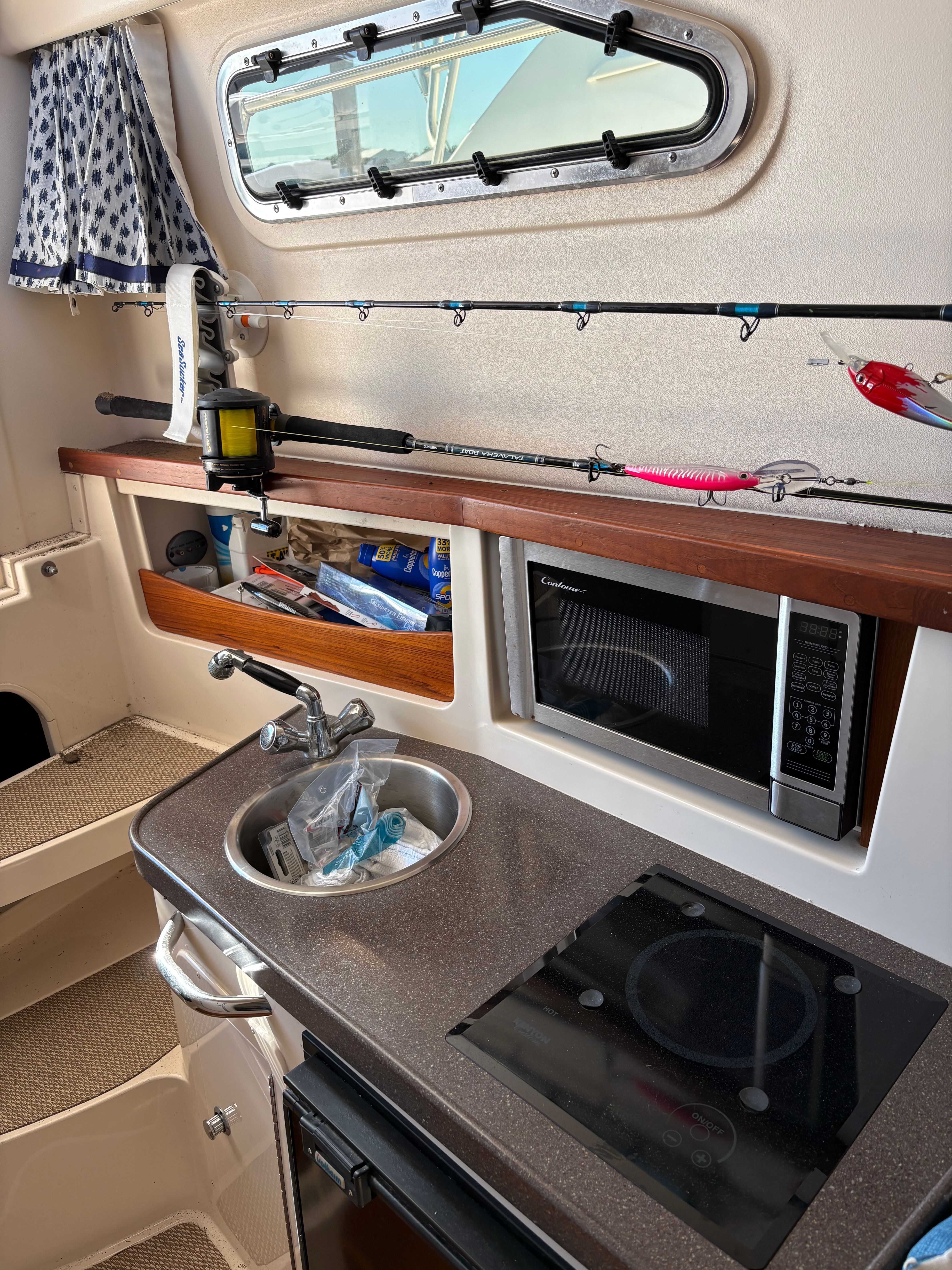 Interior of 2009 Grady-White Chesapeake 290 yacht kitchen.