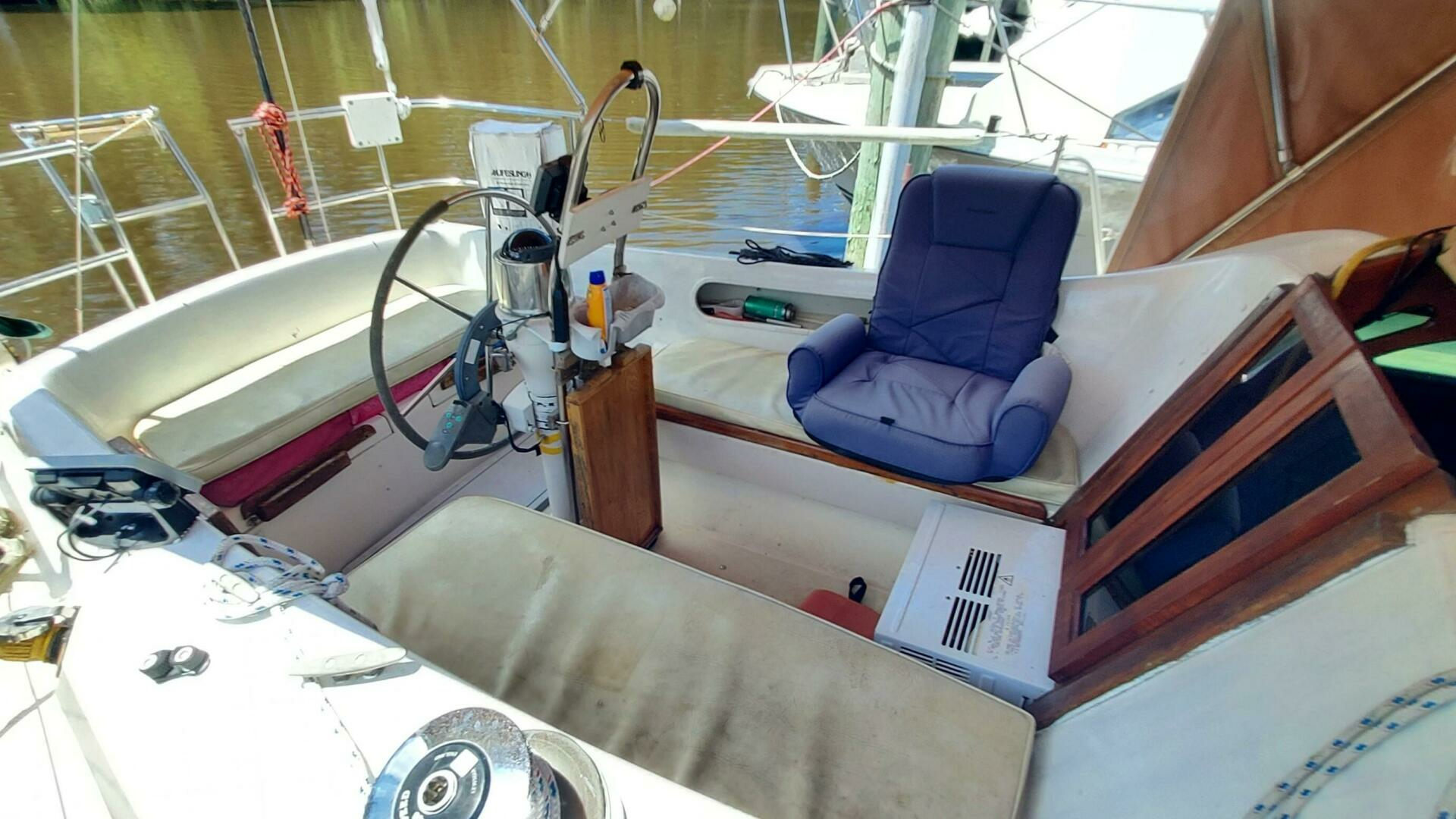 1977 Islander 36 - Image 17