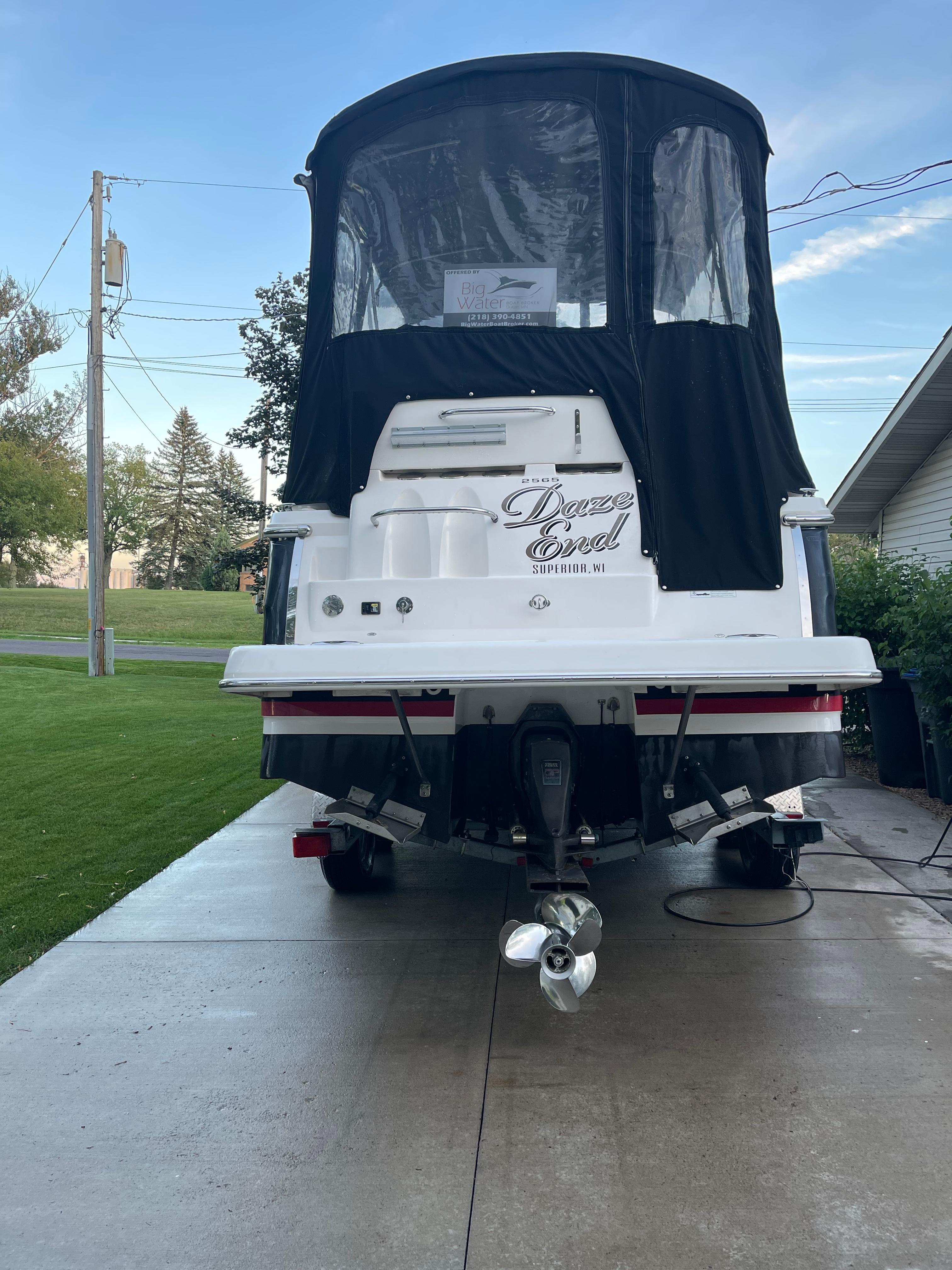 2006 Regal 2565 Window Express - 22