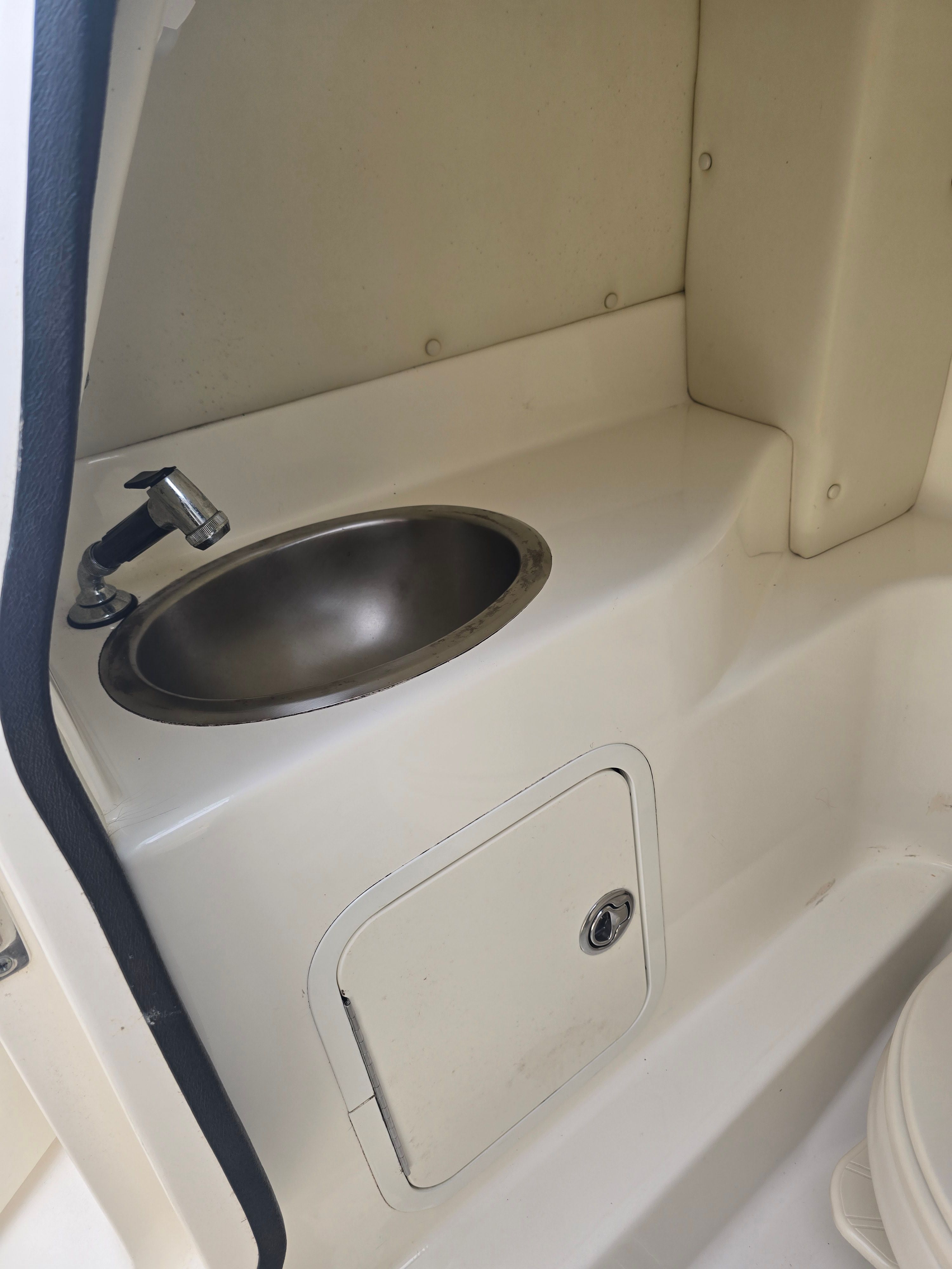 Interior of 2007 Sea Ray 270 Select EX with sink.