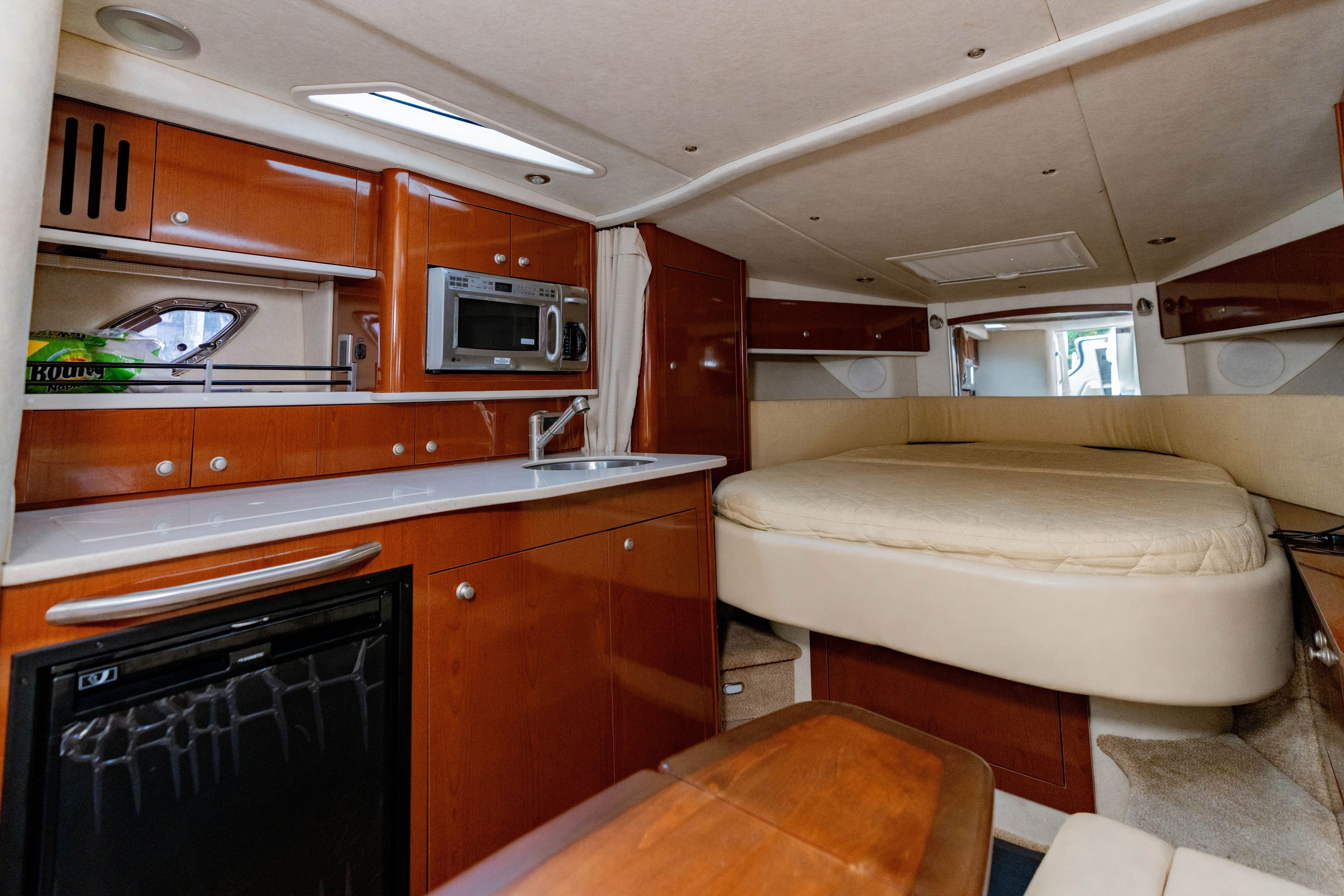 2010 Sea Ray Sundancer 330 - 55